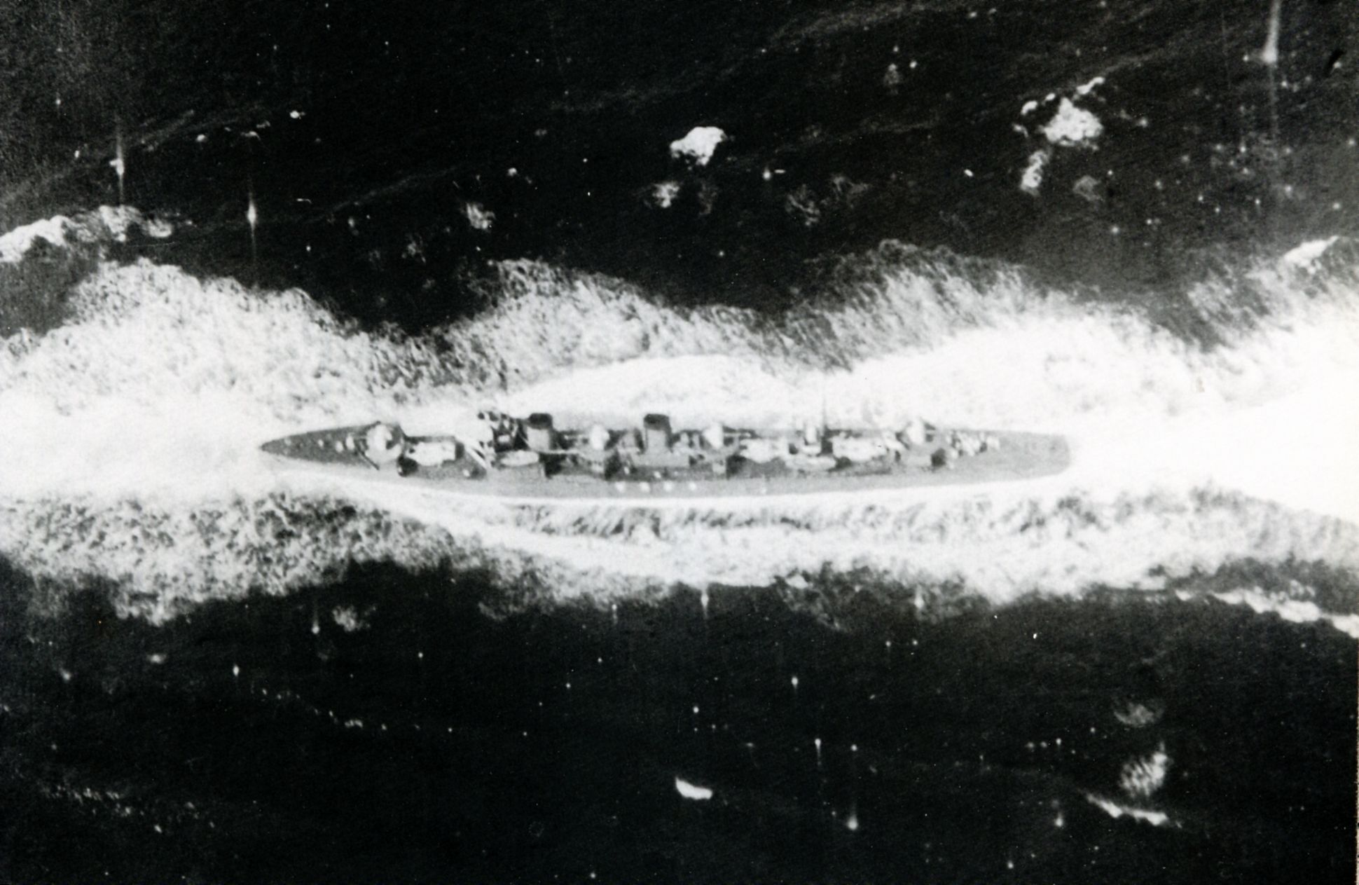 Imperial Japanese Navy destroyer Nadakaze on high speed trials.