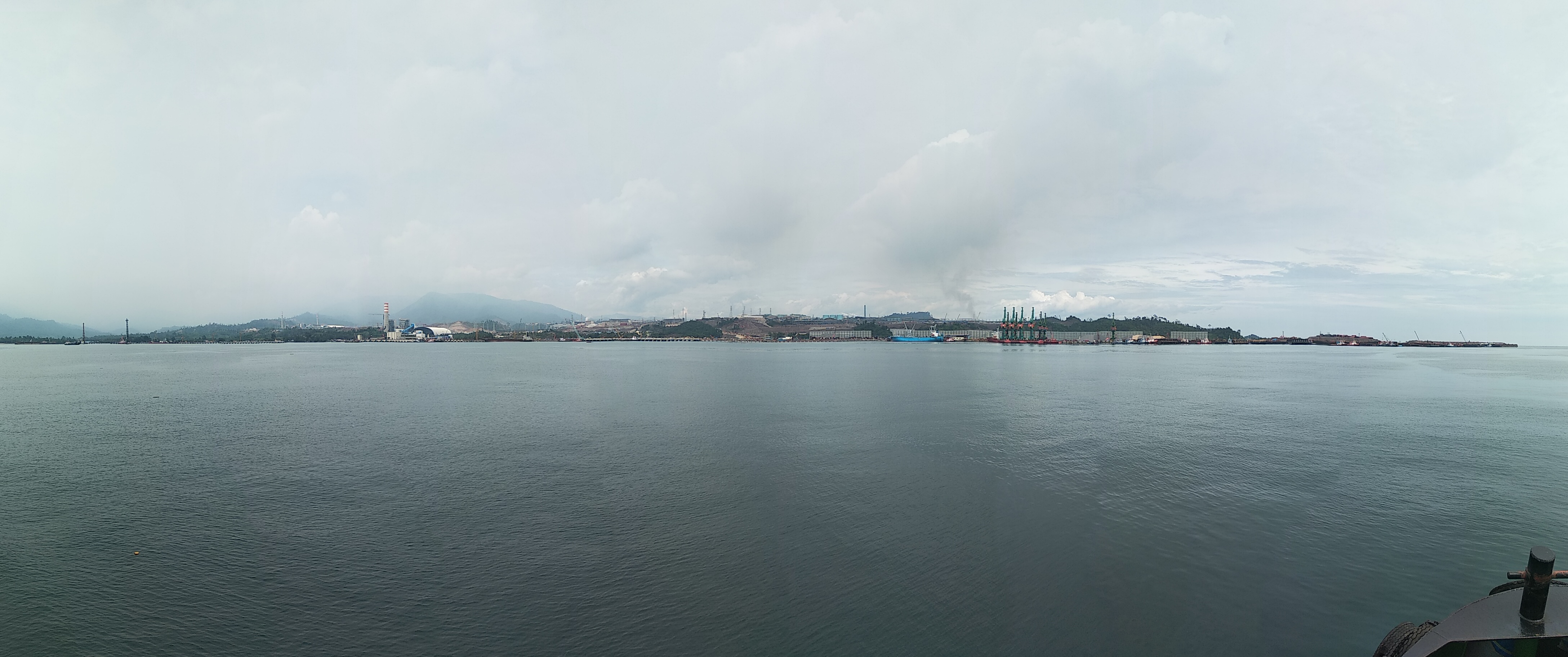 Kawasan pelabuhan PT. Indonesia Morowali Industrial Park di desa Labota, Morowali, Sulawesi Tengah