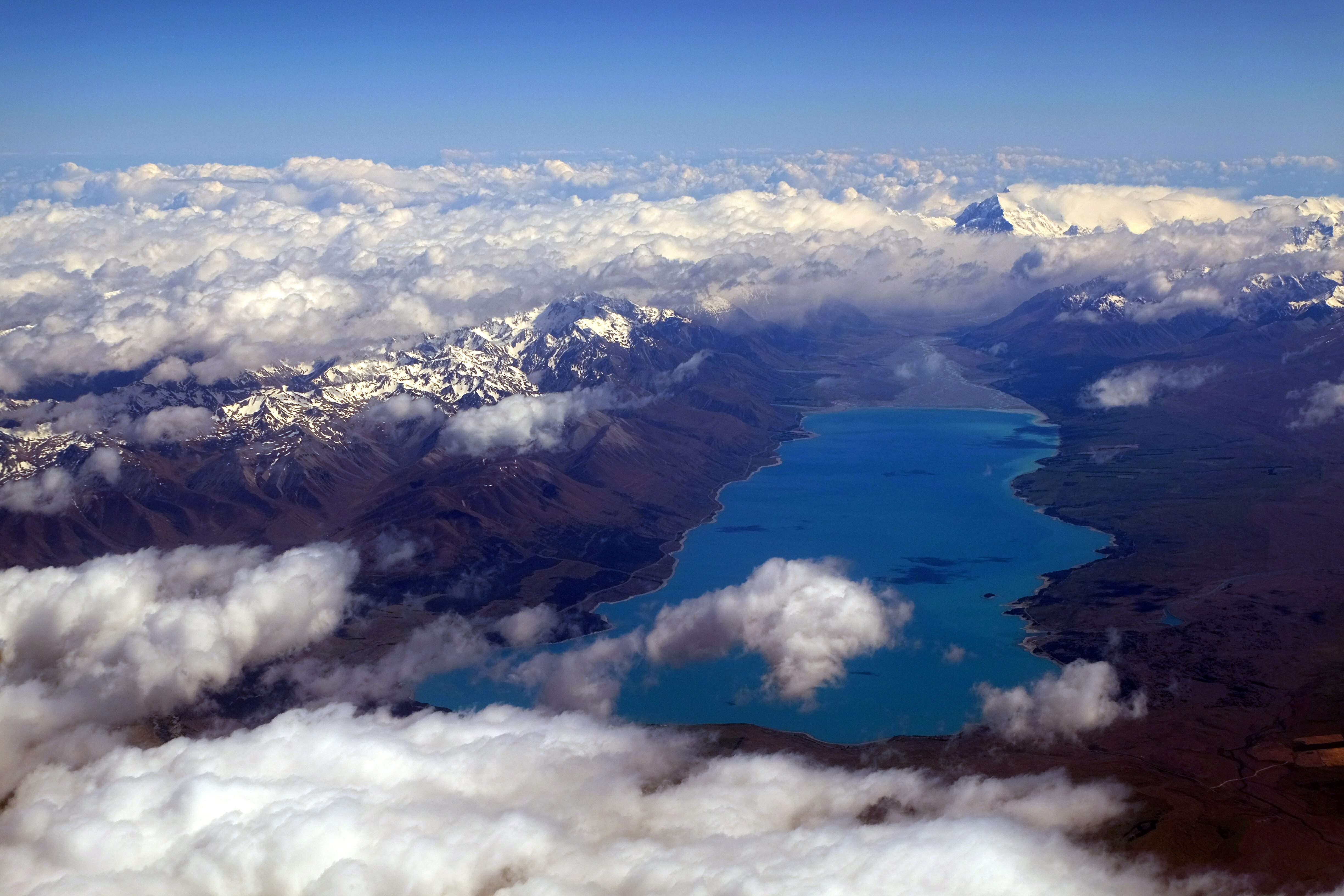 Laki Pukaki with Aorangi in the distance, as seen in November 2015.