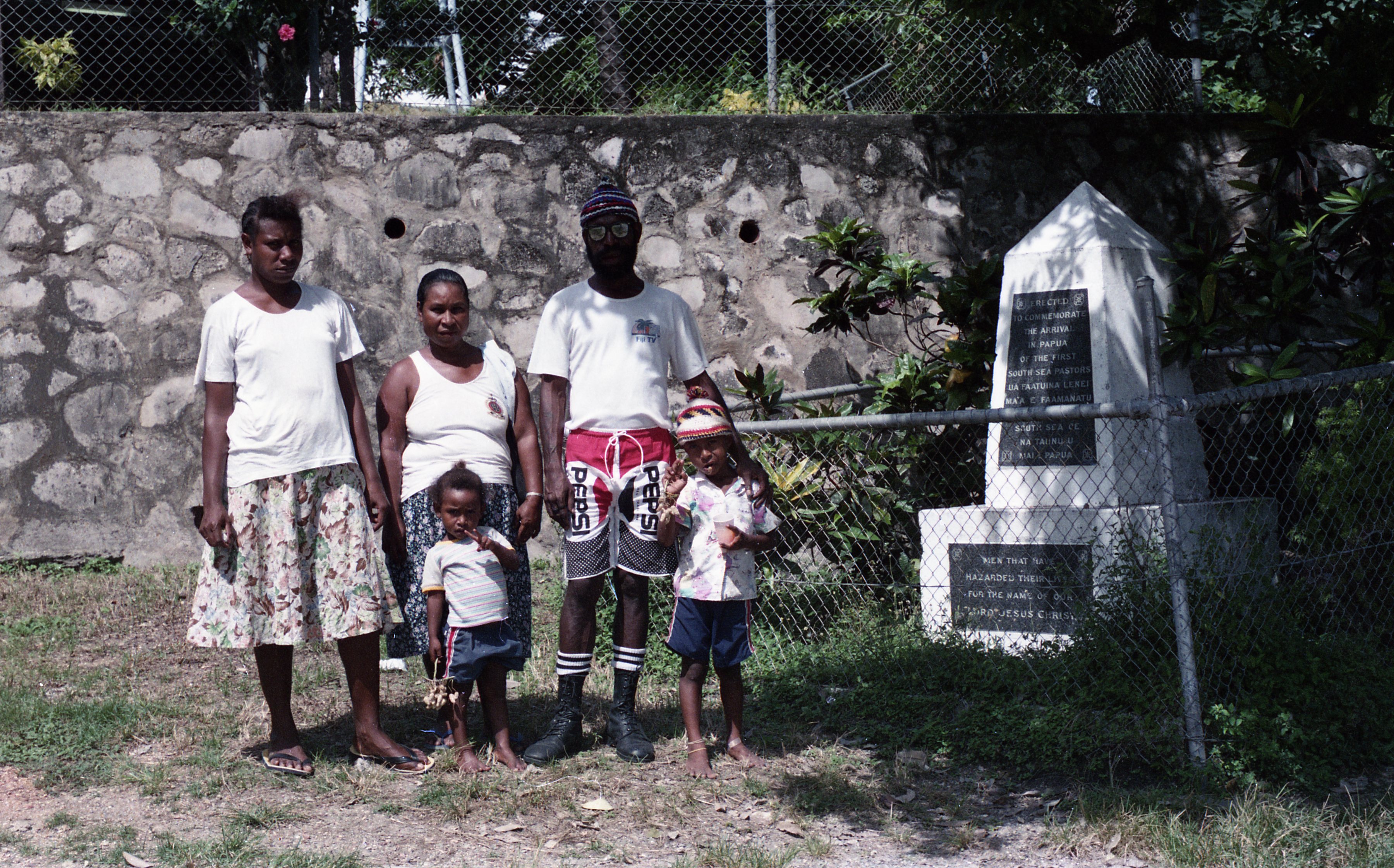 To commemorate the first South Sea pastors to Papua. (Inscription is in Moto.)
"In I879 James Chalmers was killed on Goaribari Island on 7 April 1901. [Easter Sunday]
Laws wrote of Chalmers:-
'He realised to a greater extent that most men what it is to live in Christ and to him His presence was very real and true and constant'.

---'Tamate - a king' by Diane Langmore, Melbourne University Press, 1974.
