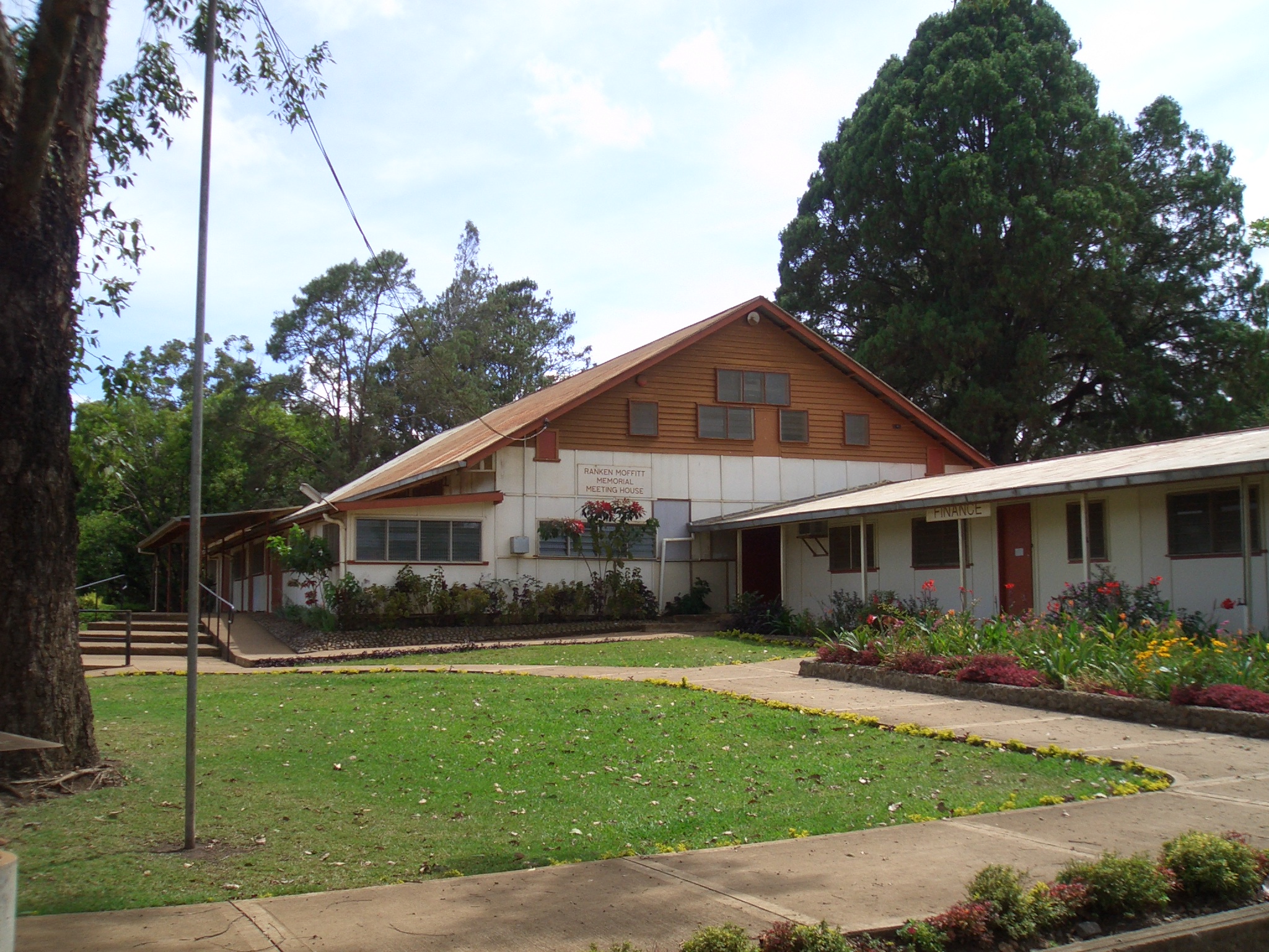 Ukarumpa meeting house.  Taken by User:PeterMarkSmith Dec 2006.