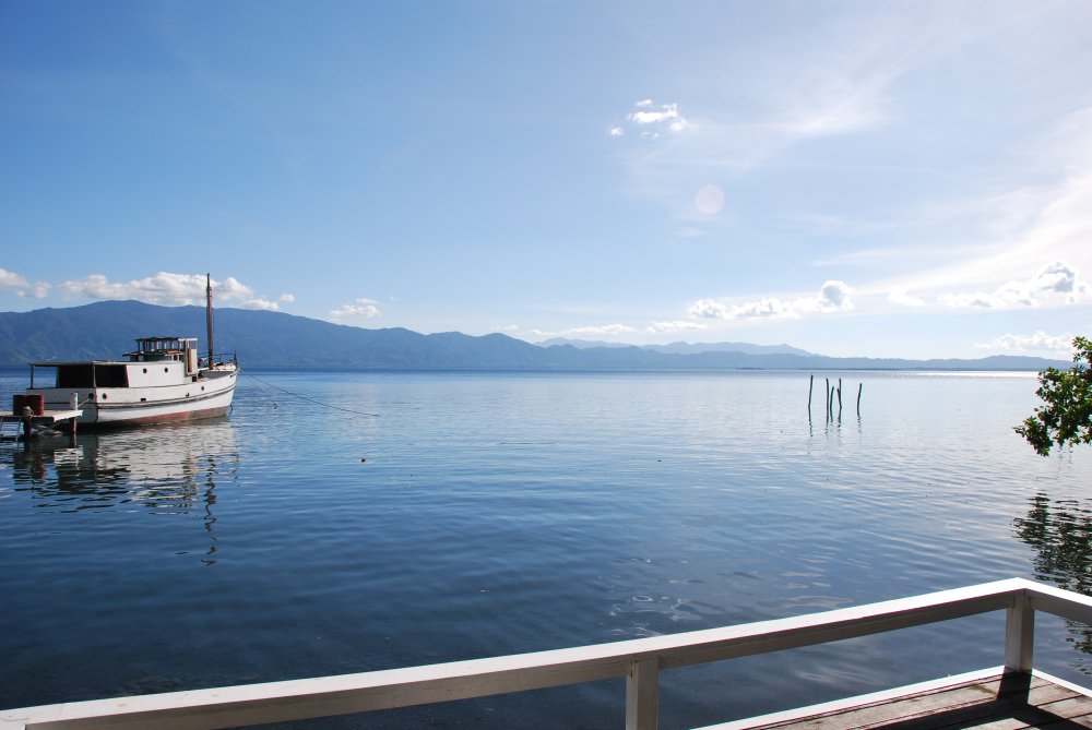 Blick über die Milne Bay in Alotau