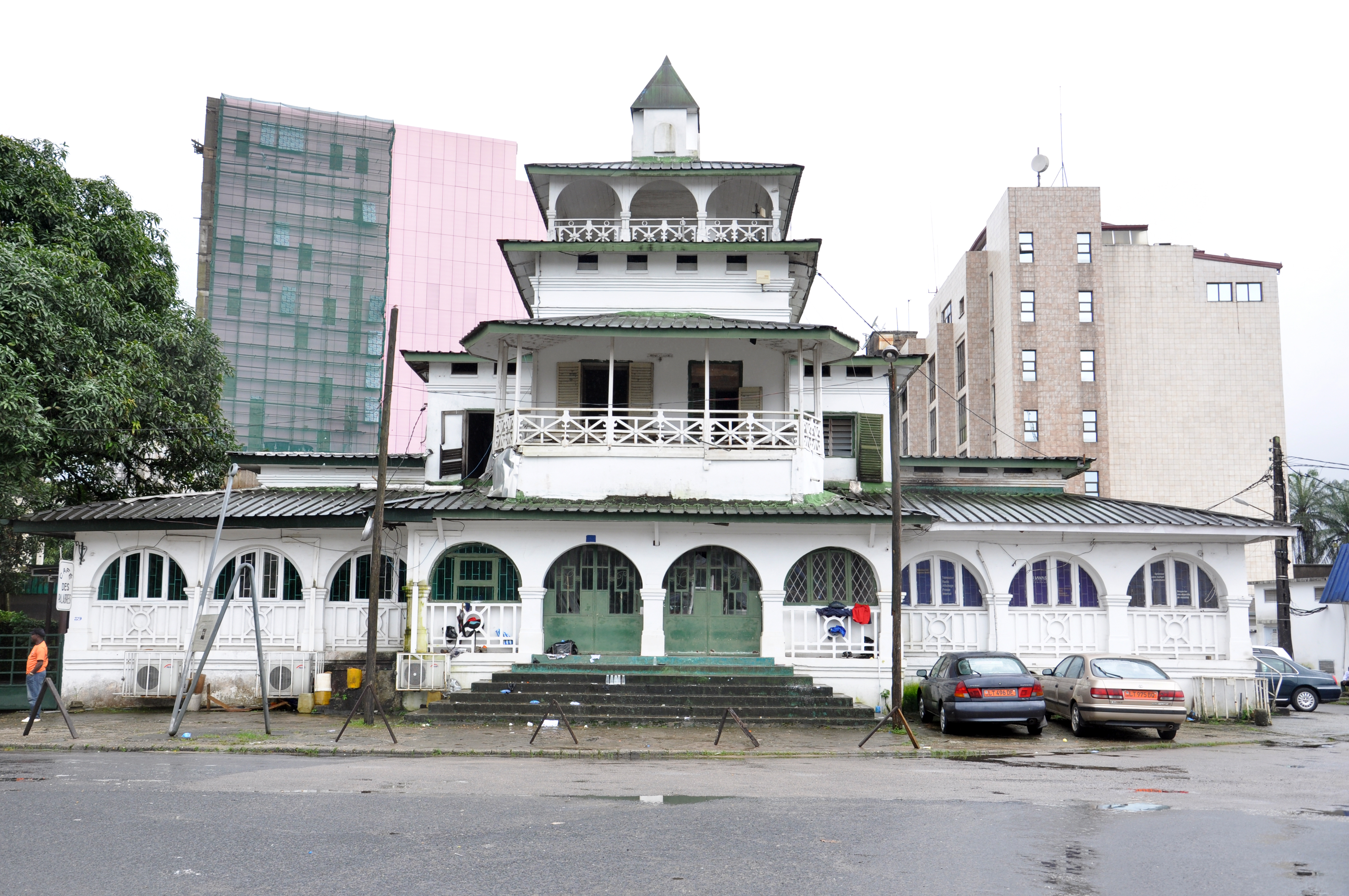 This is a photo of a monument in Cameroon identified by the ID
