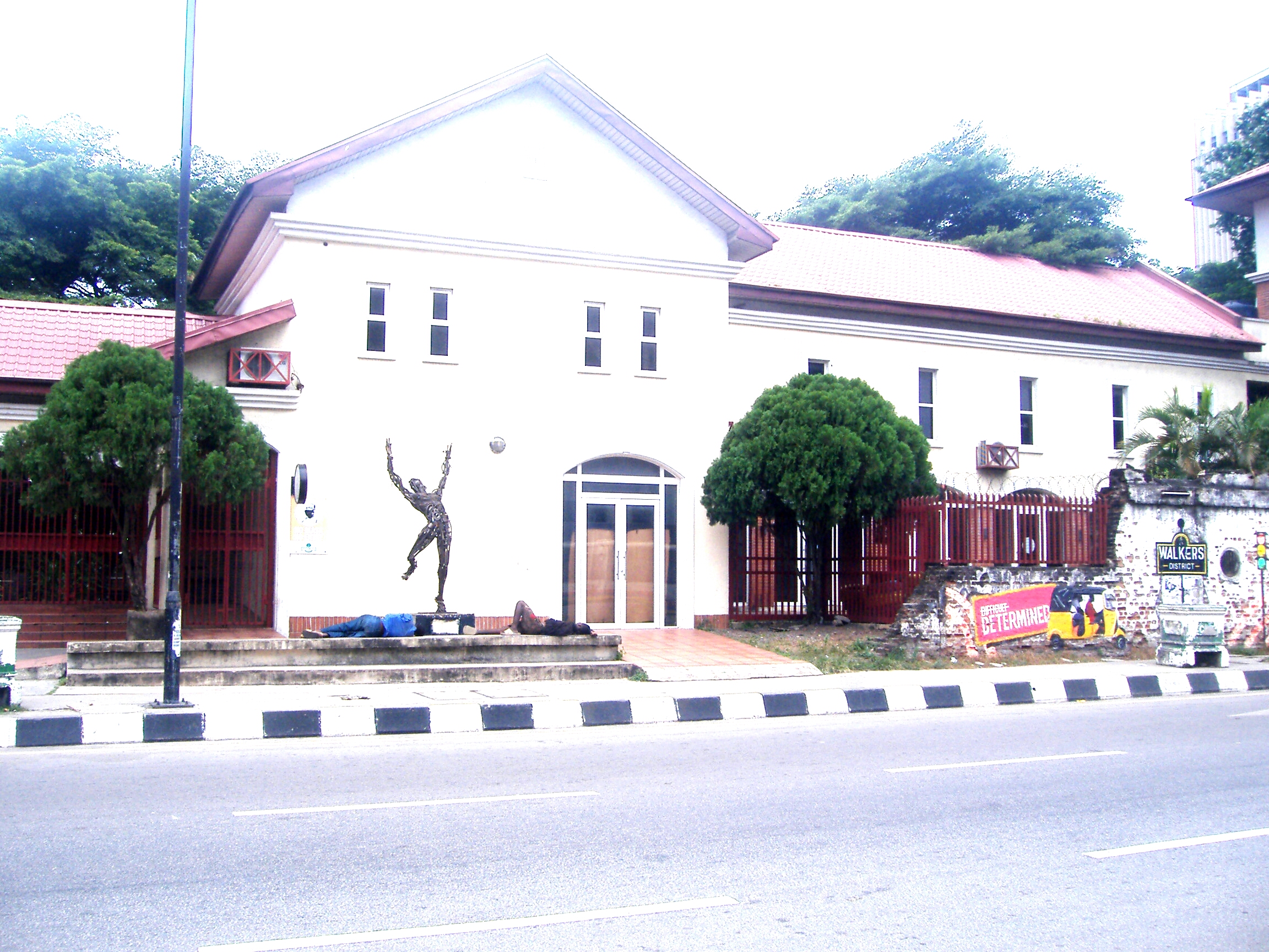 Freedom Park was first and foremost, a probably UNESCO Heritage Site and also one of the historical landmarks in Lagos Island. Freedom Park is known as a memorial leisure park built to celebrate the Lagos colonial heritage as well as the history of the Old Broad Street prison. 
The park is built on a site that was earlier an old colonial prison.Where old colonial political prisoners were held captive.