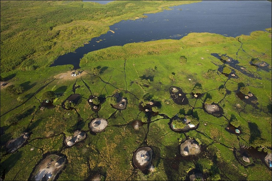Settlement on Sudd flooded grassland, South Sudan