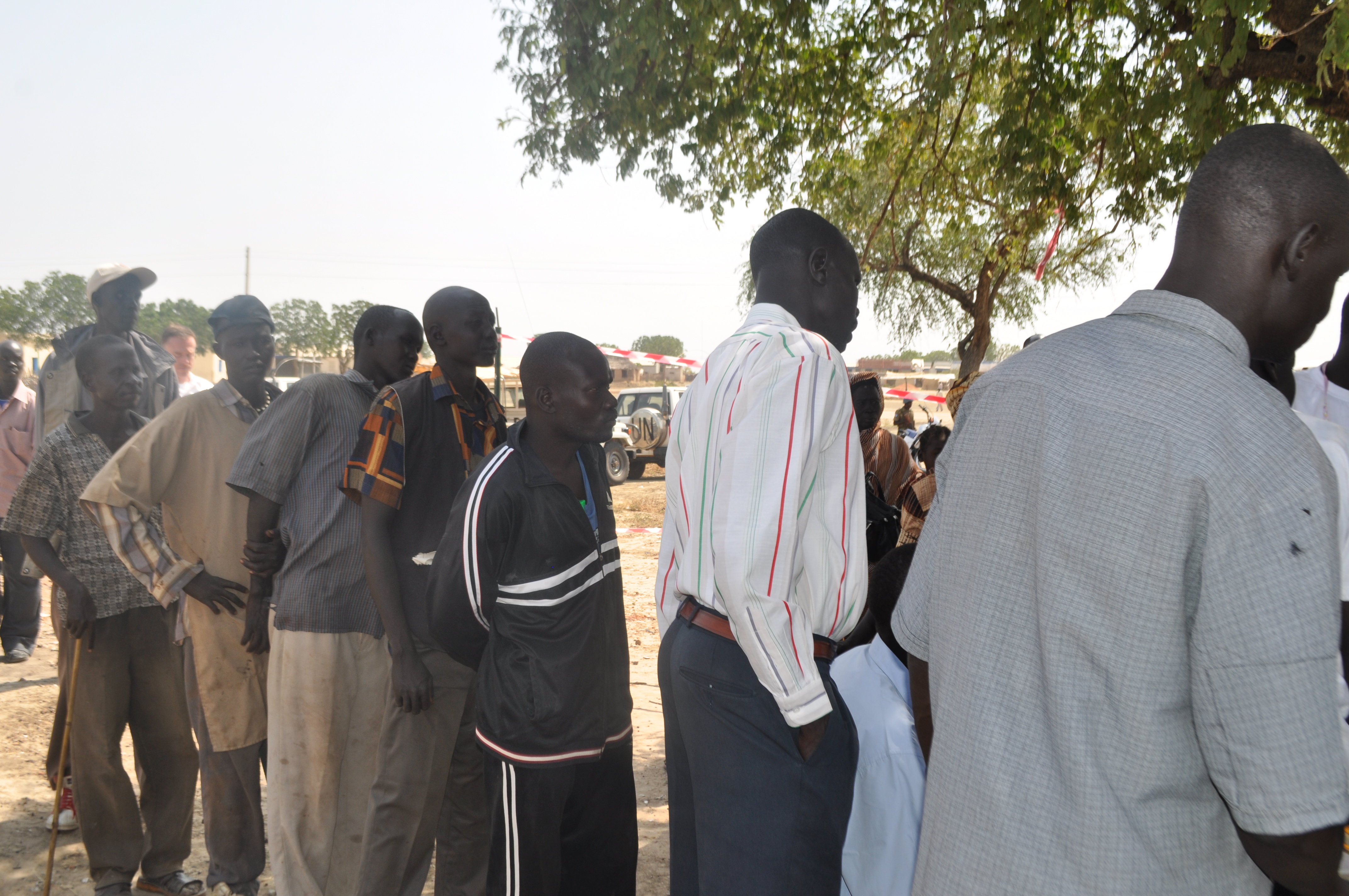 Folks line up to register to vote in Abyei.