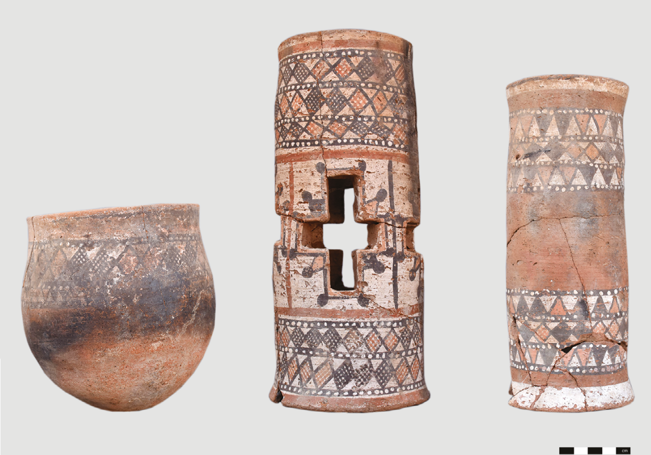 Set of tableware pottery ("Soba Ware") discovered in the archaeological site of Soba, the capital of the medieval kingdom of Alwa.