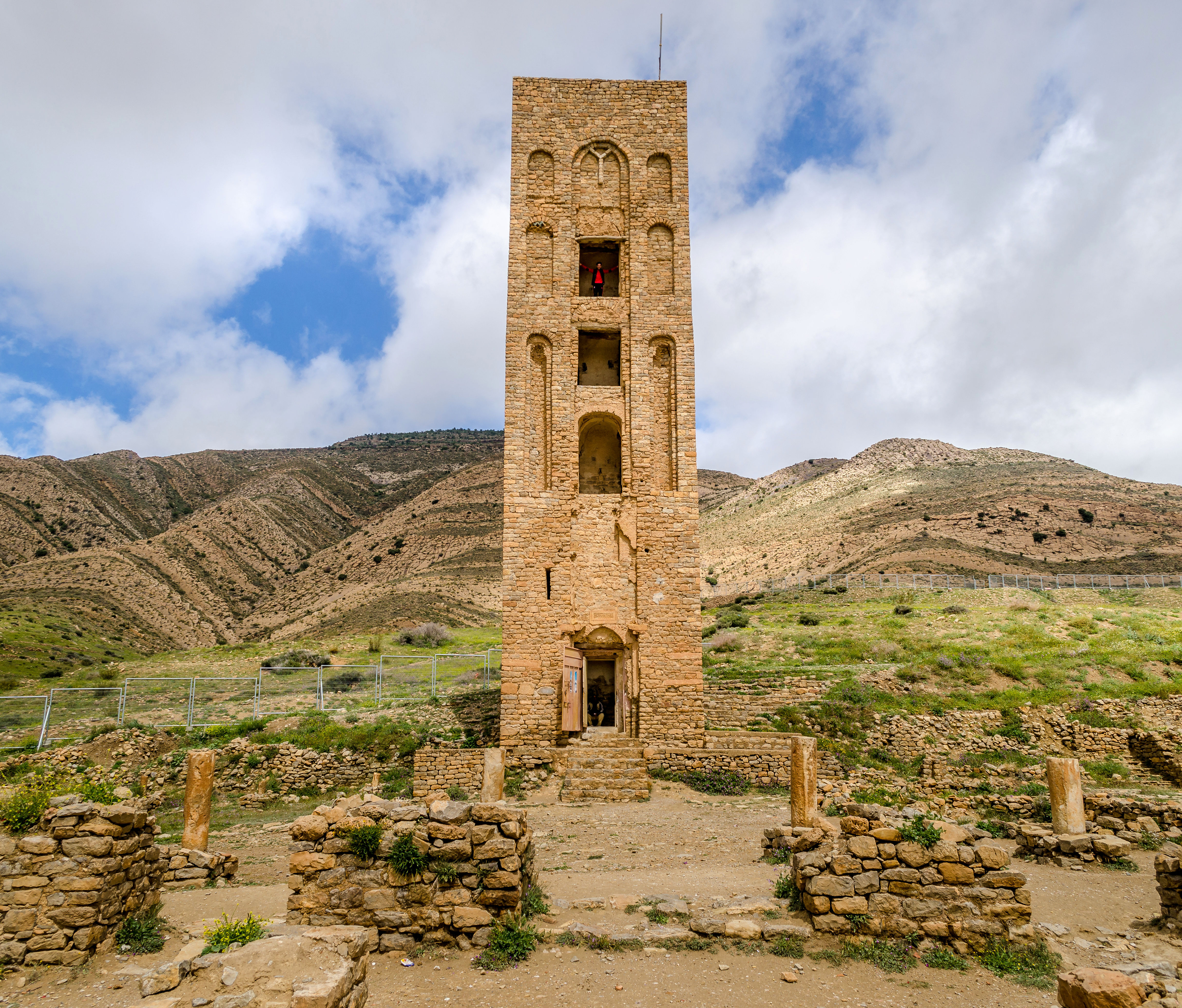 Minaret of the mosque at Qal'at Beni Hammad.
(Cropped and slightly lightened version of file uploaded earlier on Commons.)