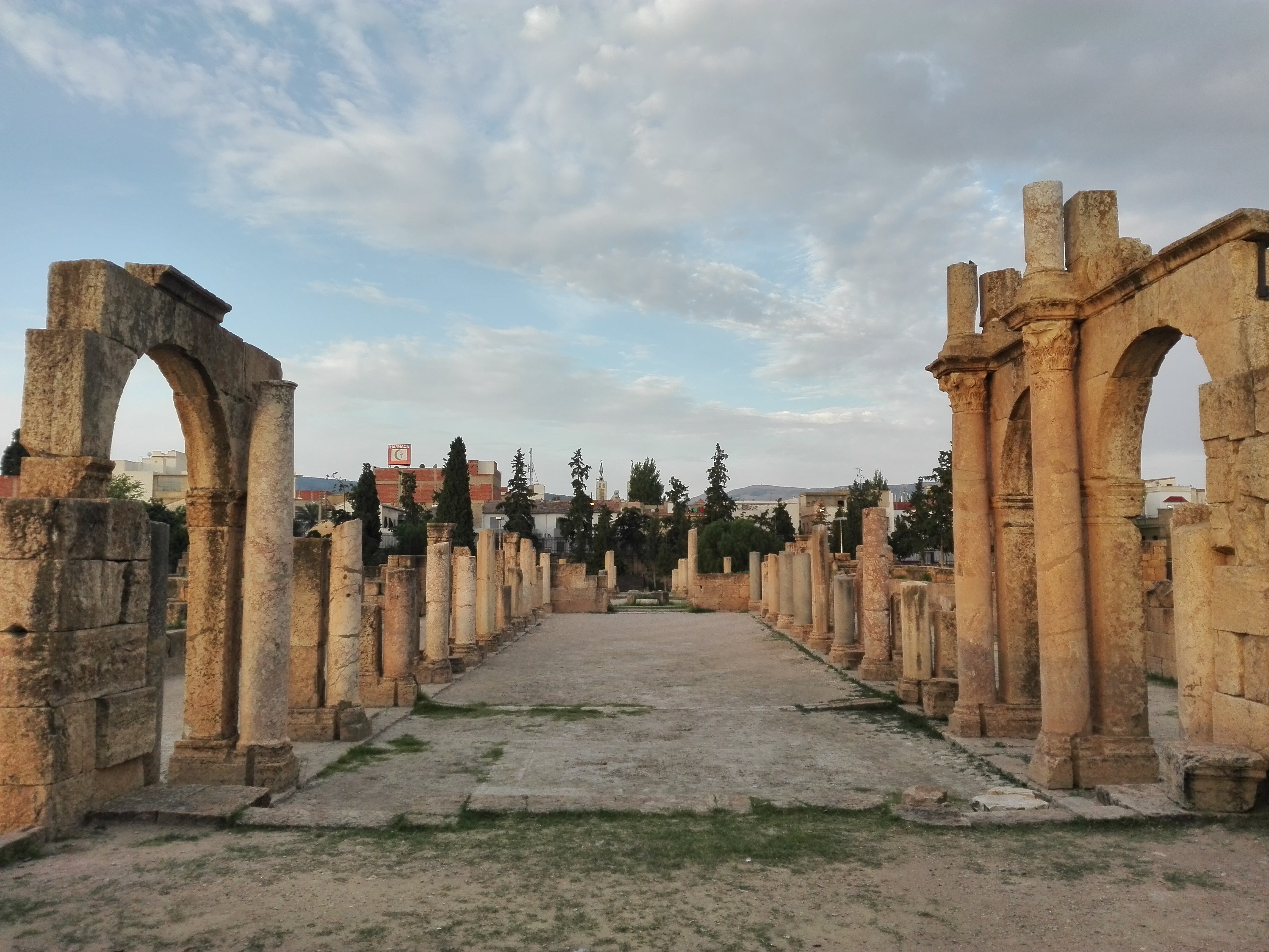 Basilique Sainte-Crispie 3, Tebessa.jpg
