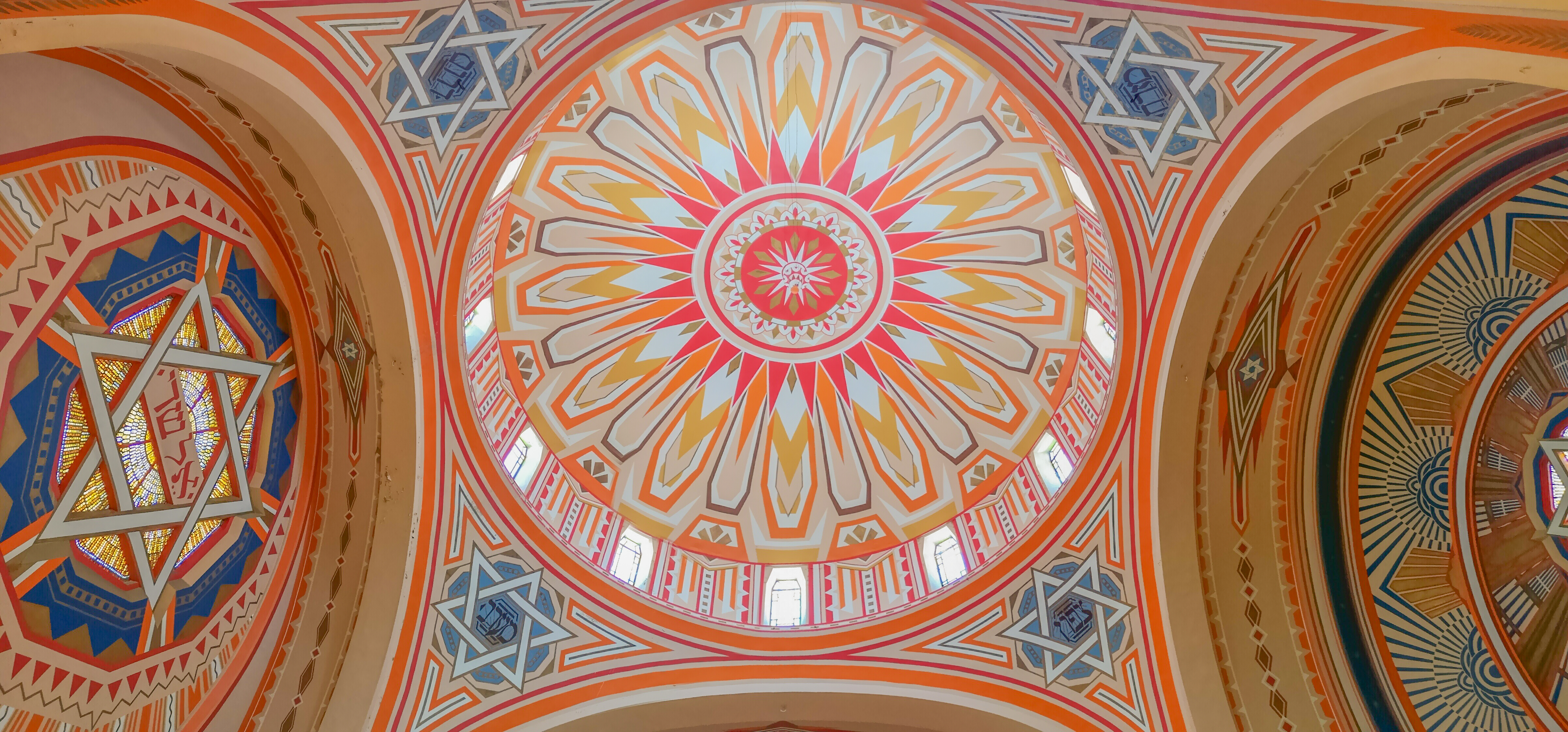 Roof decoration of the synagogue of Tunis.