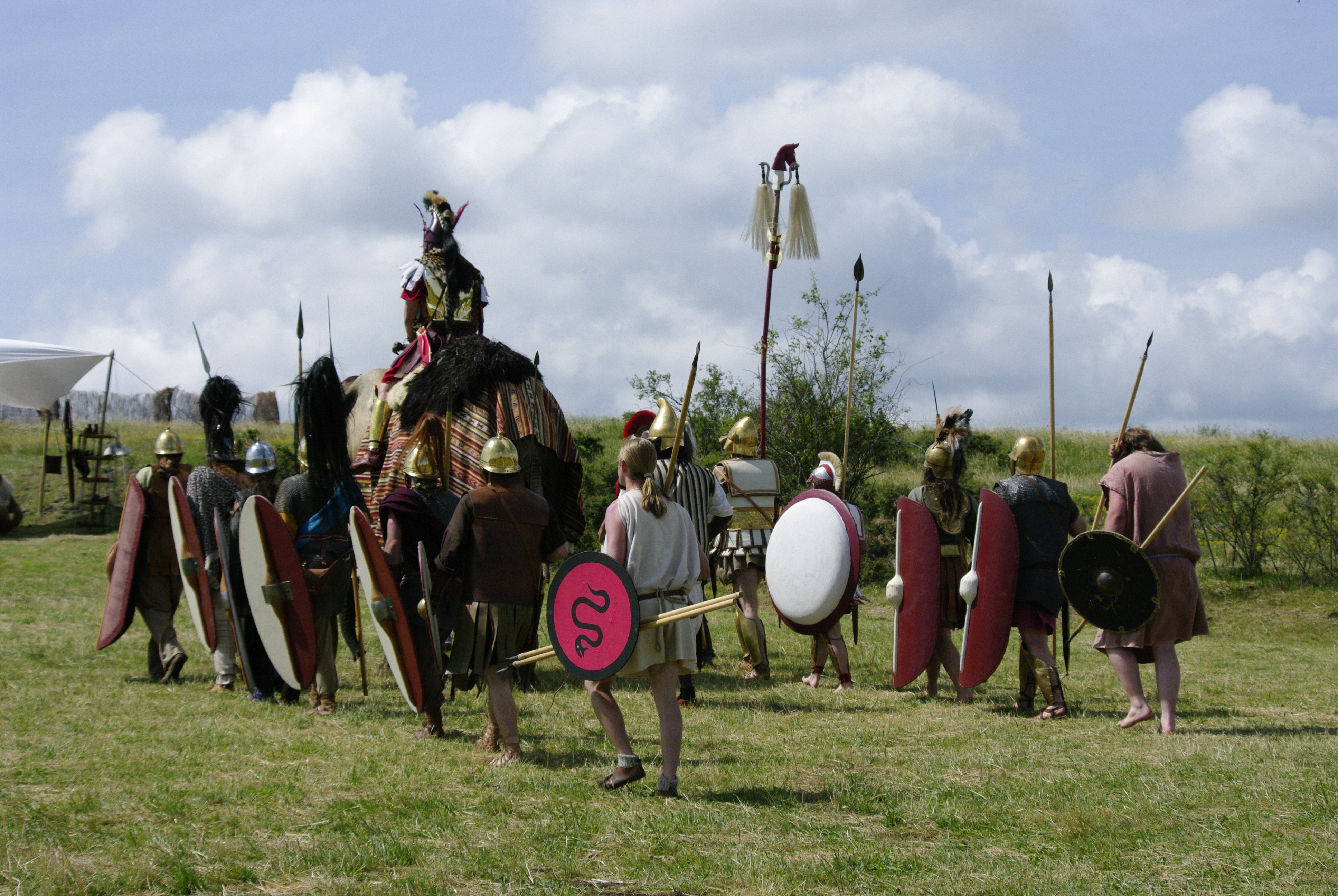 Défilé des troupes carthaginoises. Photographie réalisée le 22 juillet 2012 sur le plateau de Gergovie lors des Arverniales.