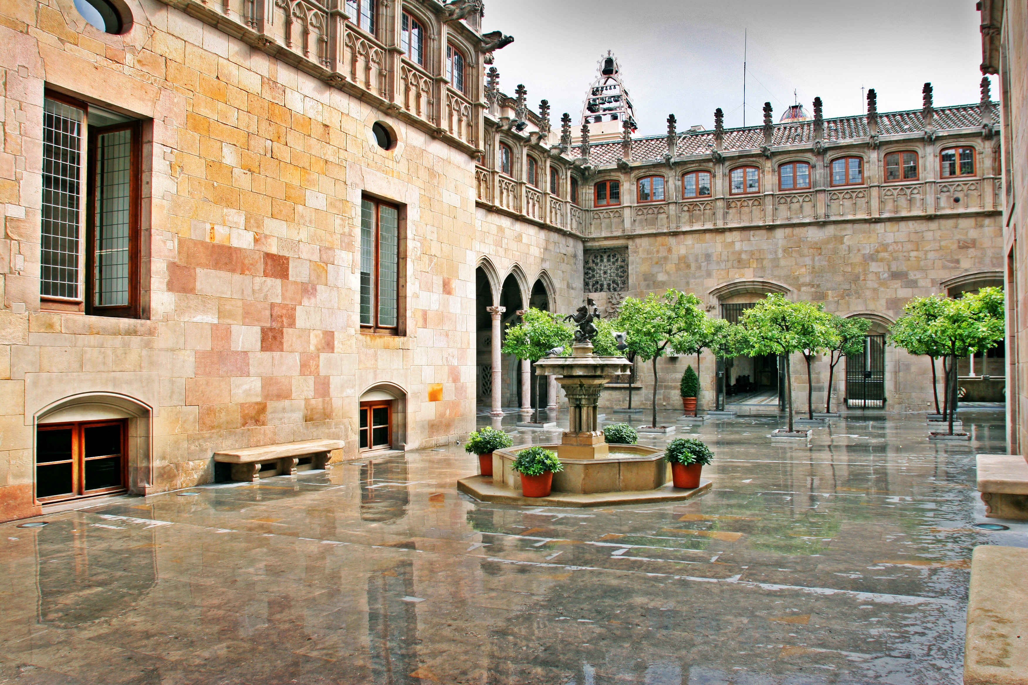 The Pati dels Tarongers ("Orange Tree Courtyard") is located at the Palace of the Generalitat, the seat of the Catalan Government in Barcelona