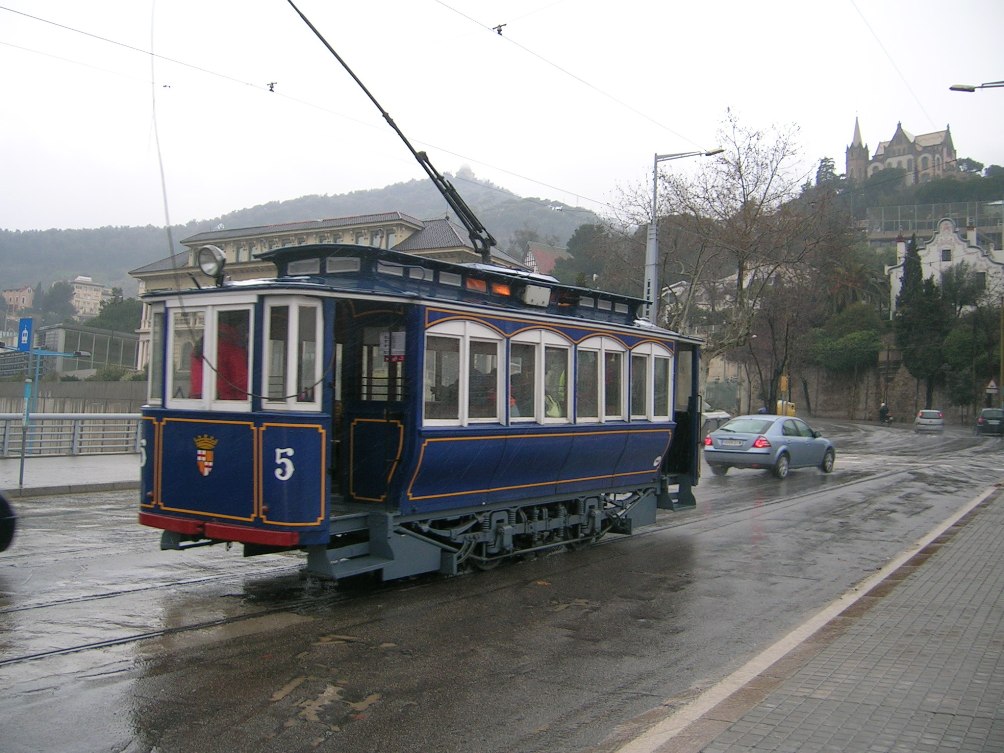 Tramvia Blau ("Blue tramway") while crossing the bridge above Ronda de Dalt (ring-road in Barcelona, Catalonia).