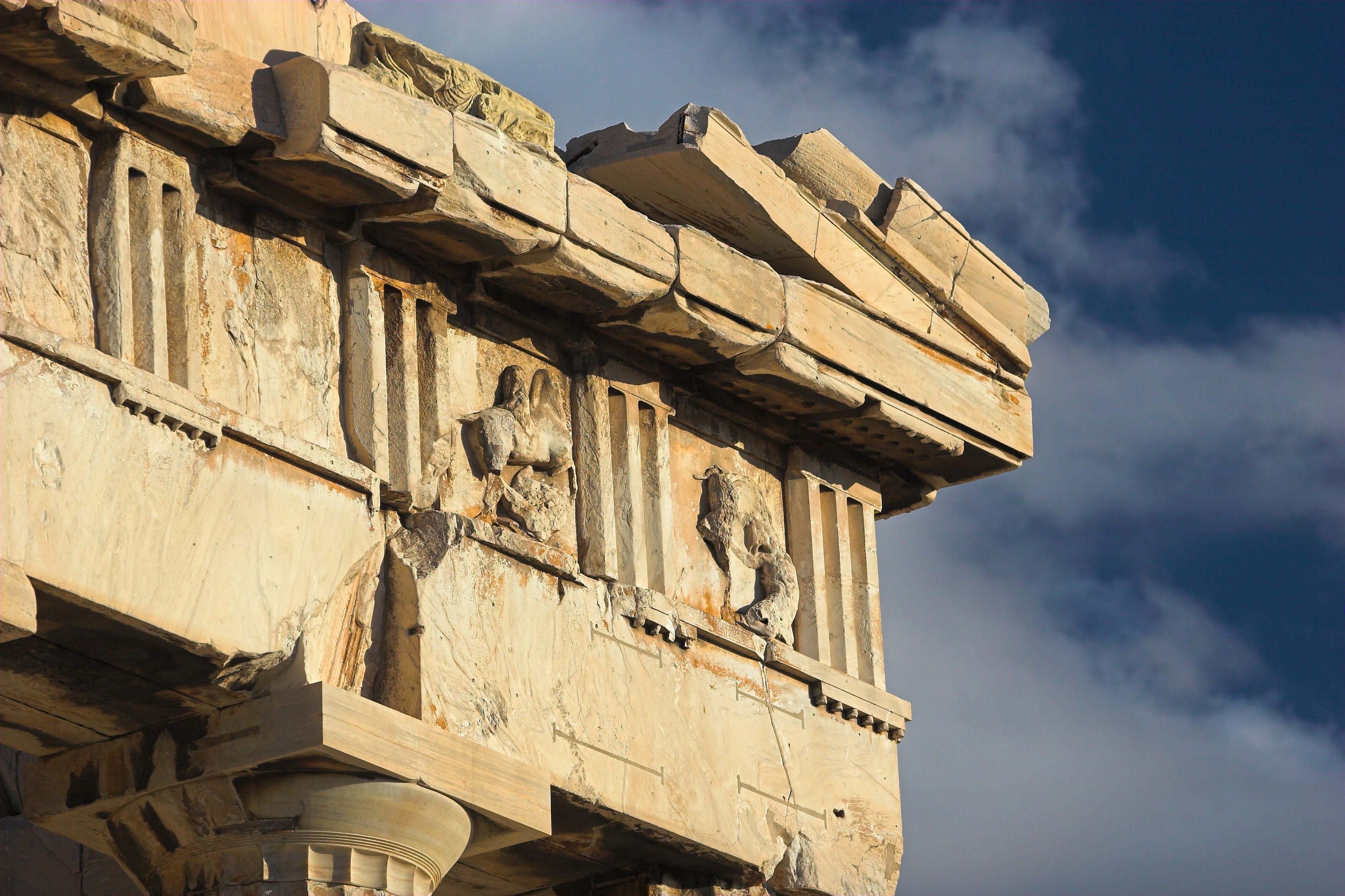 >>Summary<<

This is the temple's(Parthenon) west Metopes. That fill up the west side of the Parthenon.