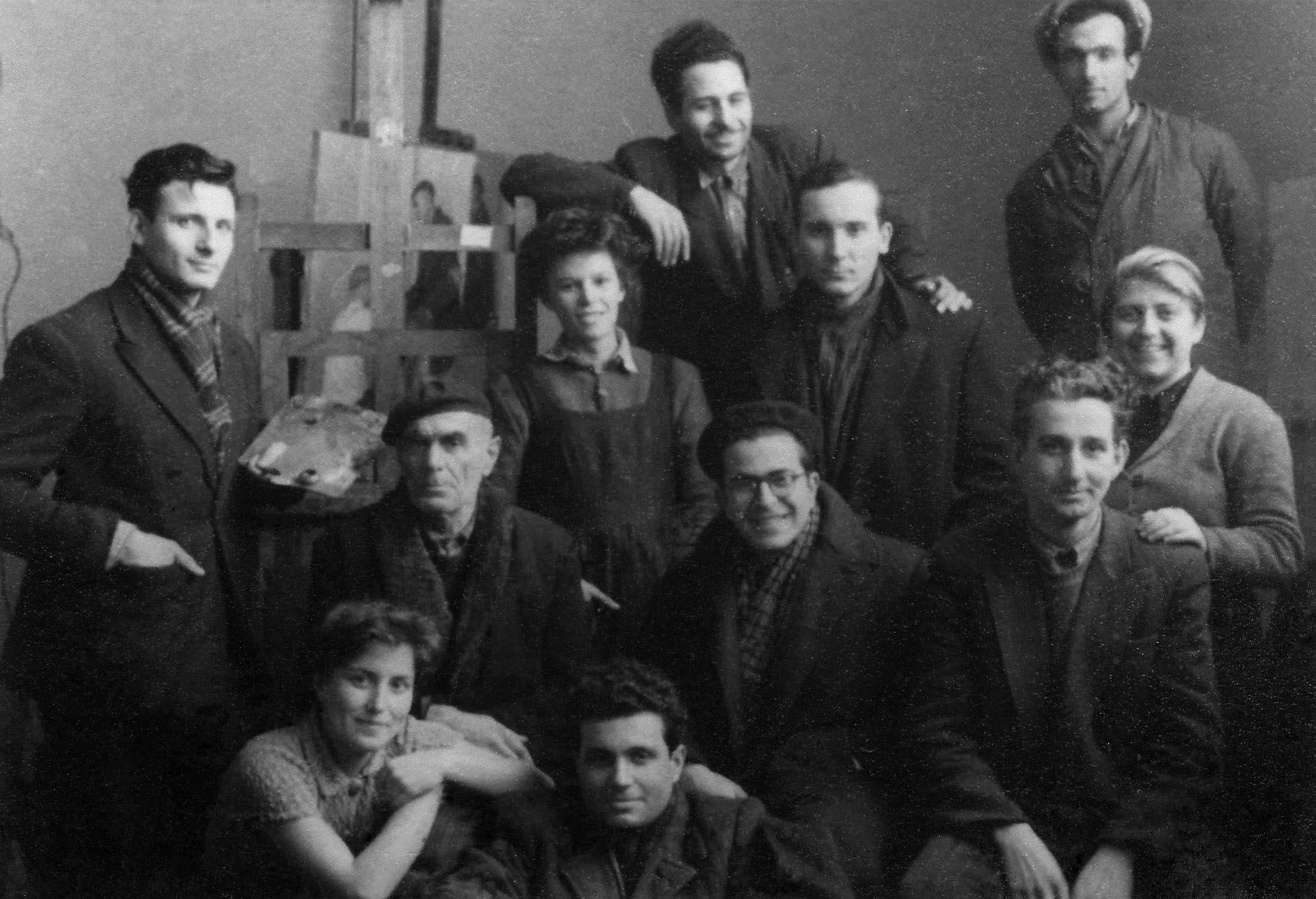 Моделът бай Георги и студенти от Художествената академия - ок. 1952-53 г.
Students of The National Academy of Arts - Sofia, 1952-53