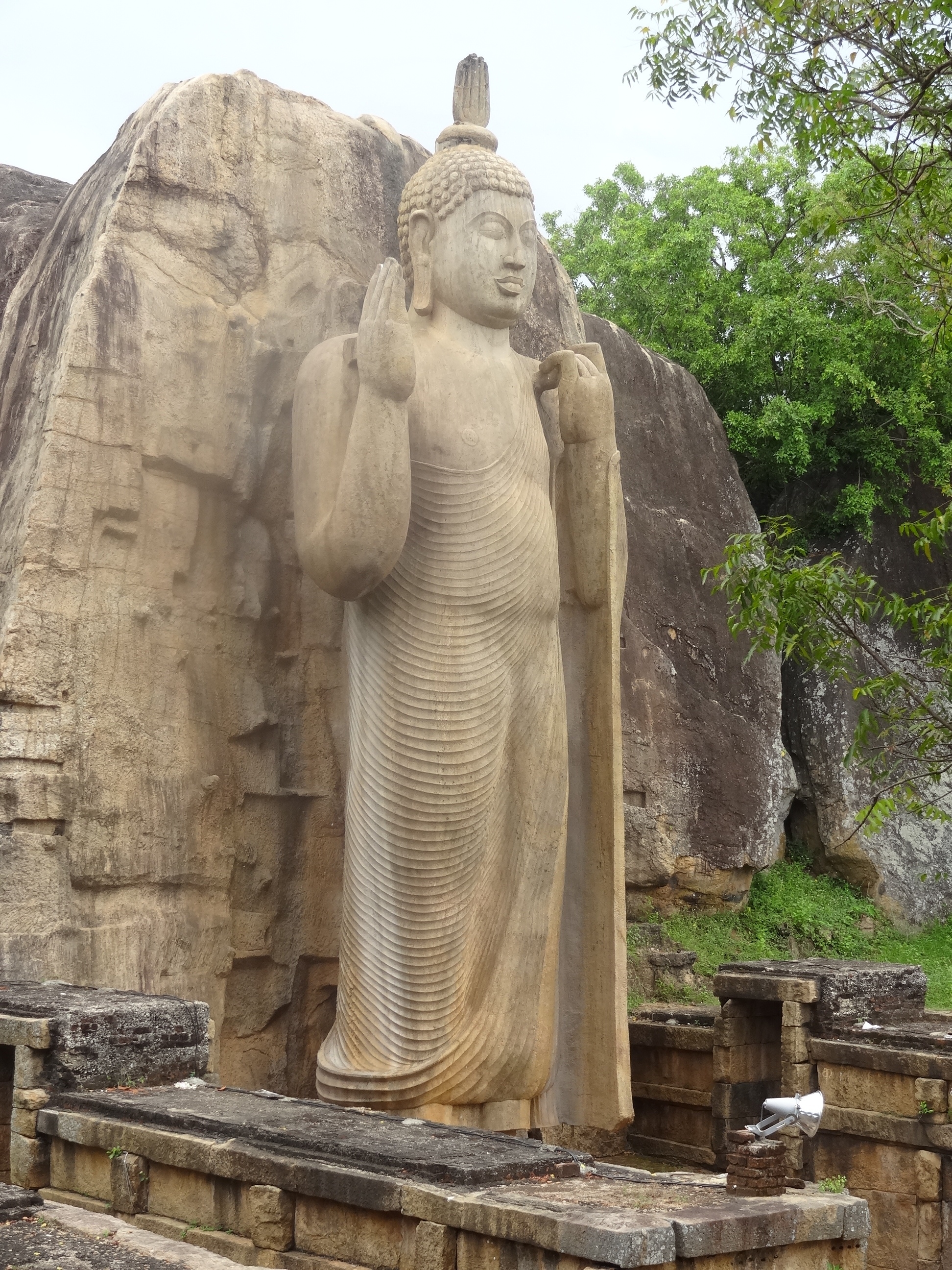 Avukana Buddha Statue