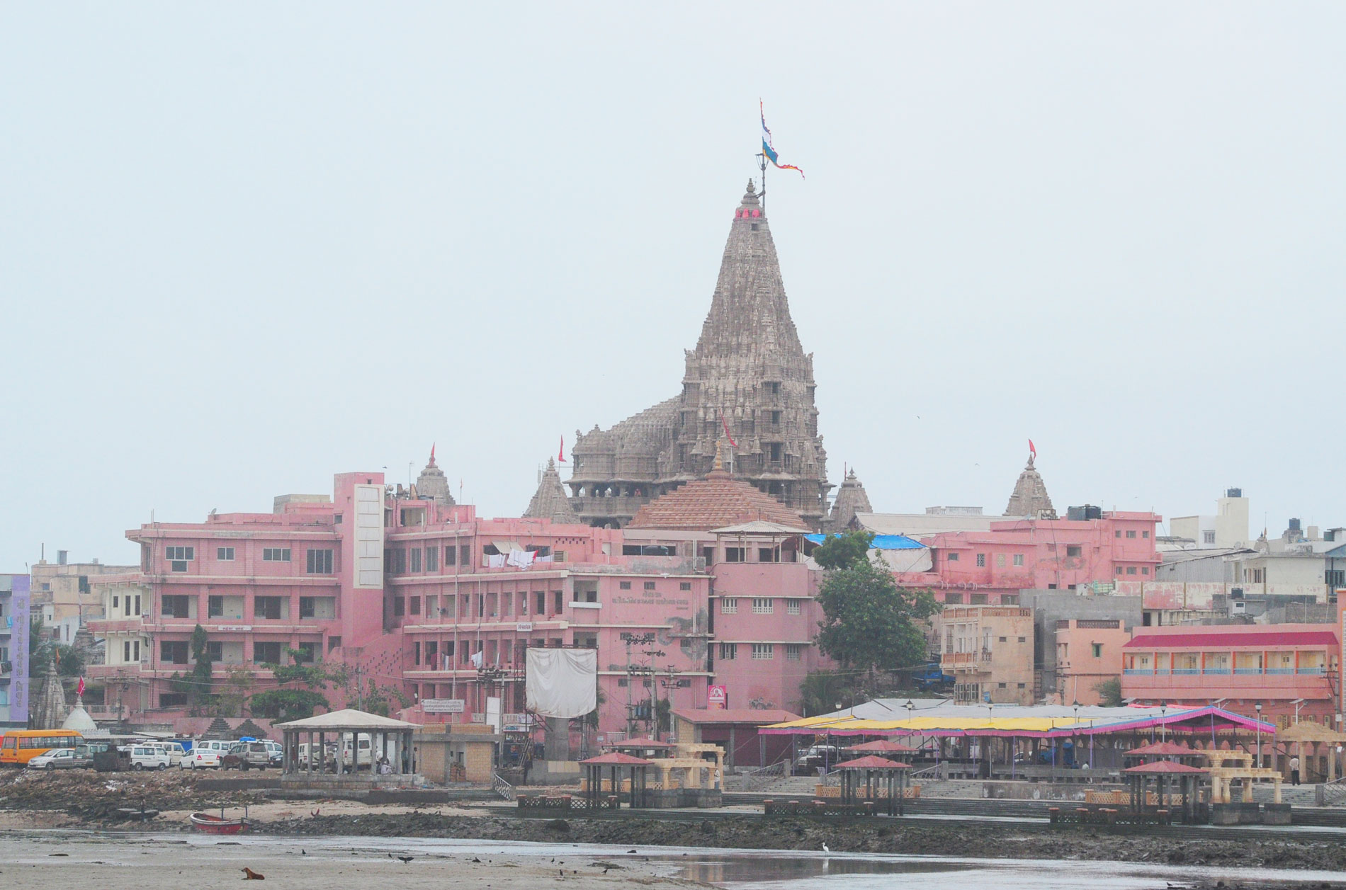This is Dwarika jagat mandir of lord Krishna located at bank of Gomati in Western coast of Gujarat state of India. A 2000 years old Krishna shrine located in Dwarka city of Gujarat.