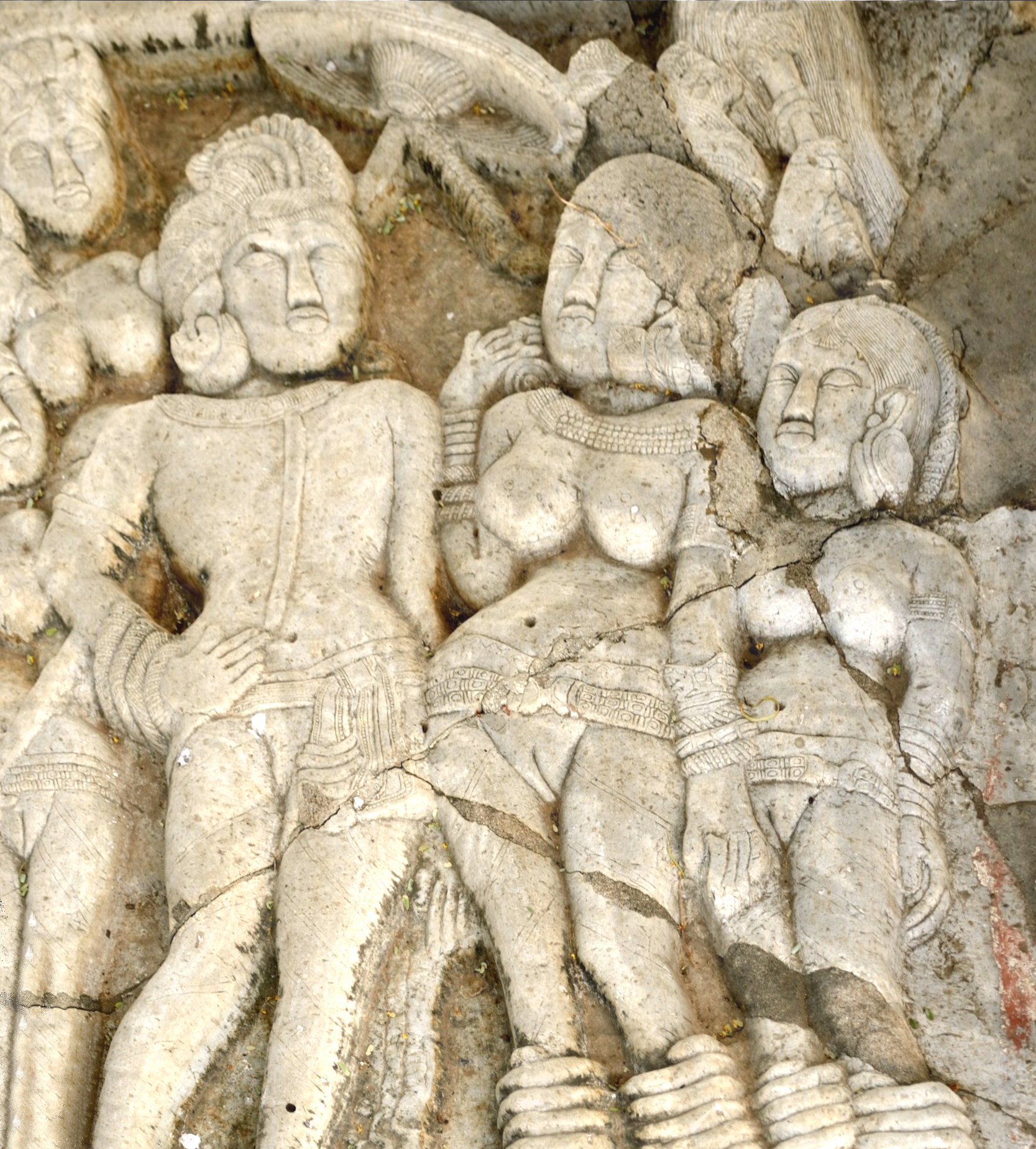 Ashoka with his Queens at Sannati-Kanaganahalli Stupa.The inscription "Raya Asoka" on the relief.