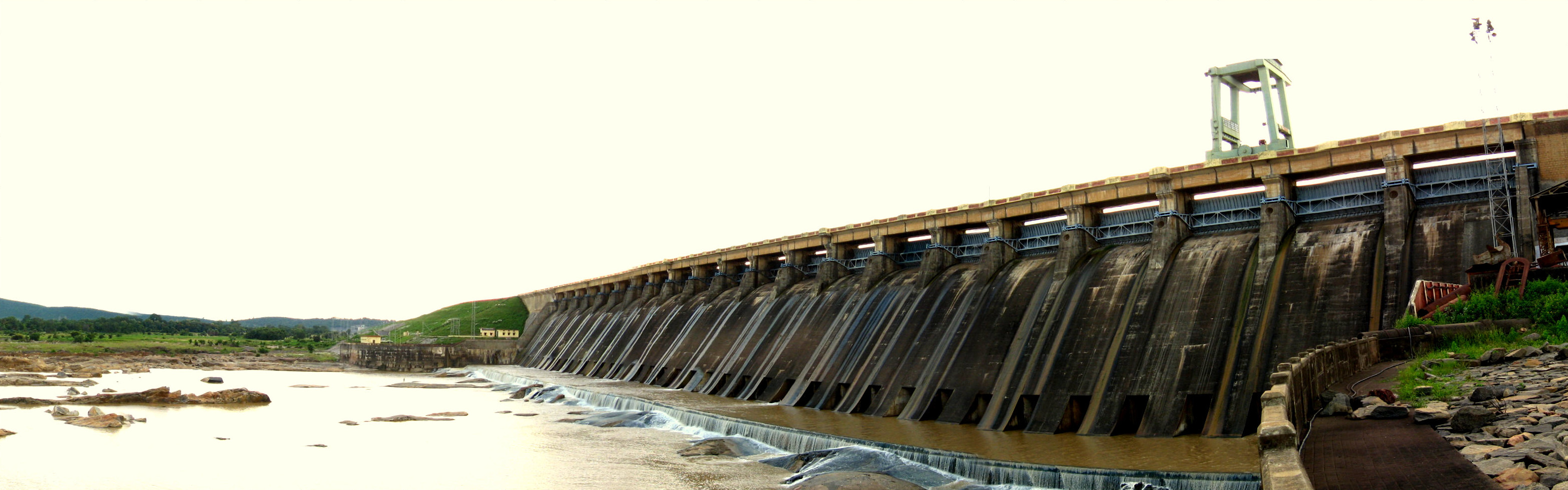 Hirakud Dam, Left Dykes