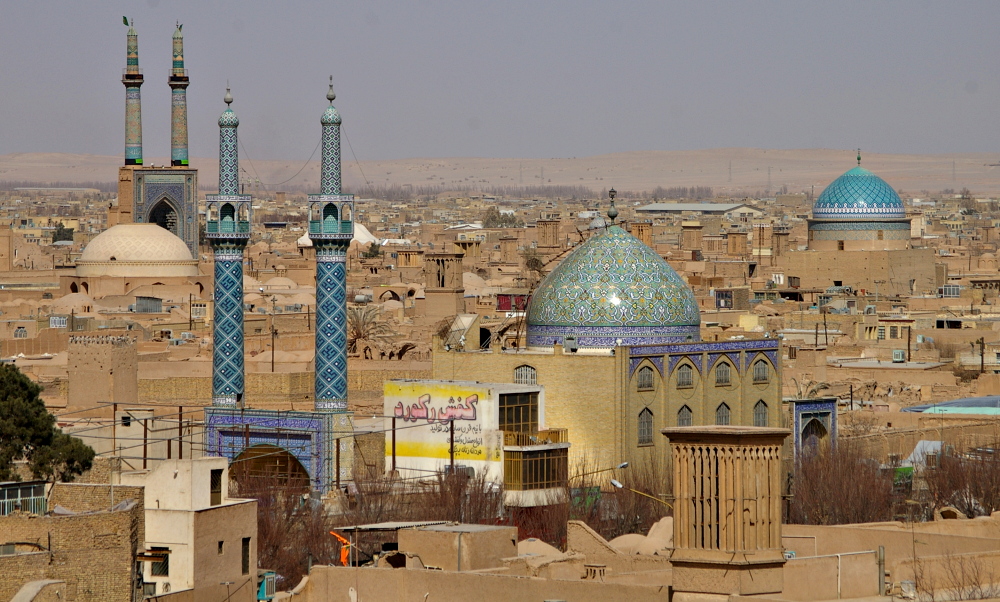 Yazd, panorama of the city from Amir Chakmagh complex:
Imamzadeh Fazel in the center
Fazel Hussainiya on the lower left
Chaharsuq dome of Shahi Bazaar on the upper left
Entrance iwan of Jameh Mosque of Yazd on the upper left
Dome of Rukn al-Din Mausoleum on the upper right