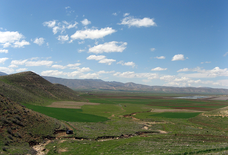 The Islamabad-e Gharb Plain near Wezmeh Cave