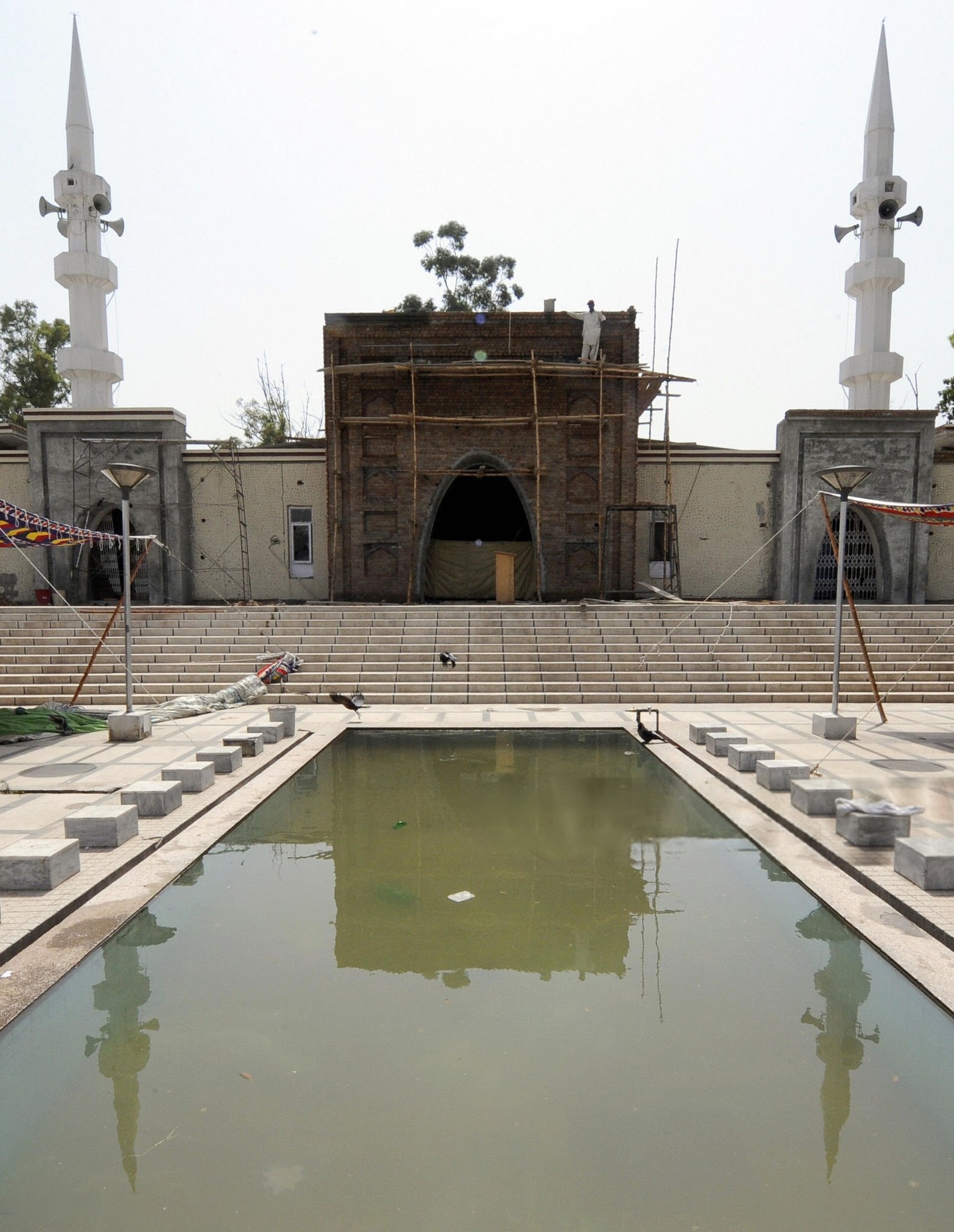 Bahria Town carried out extensive renovations of the mosque in 2009