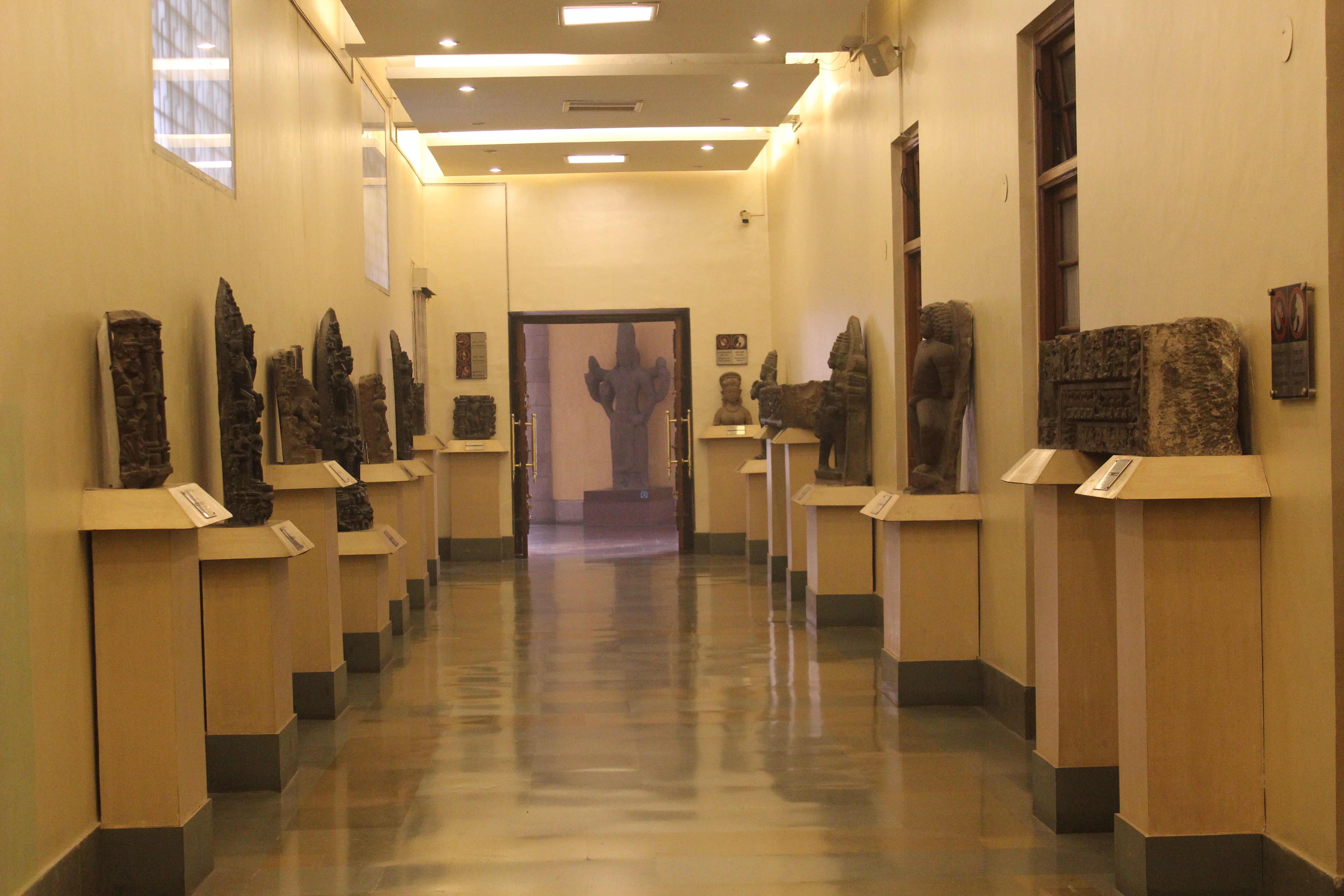 This is the corridor which leads to the different galleries of the national museum, new delhi