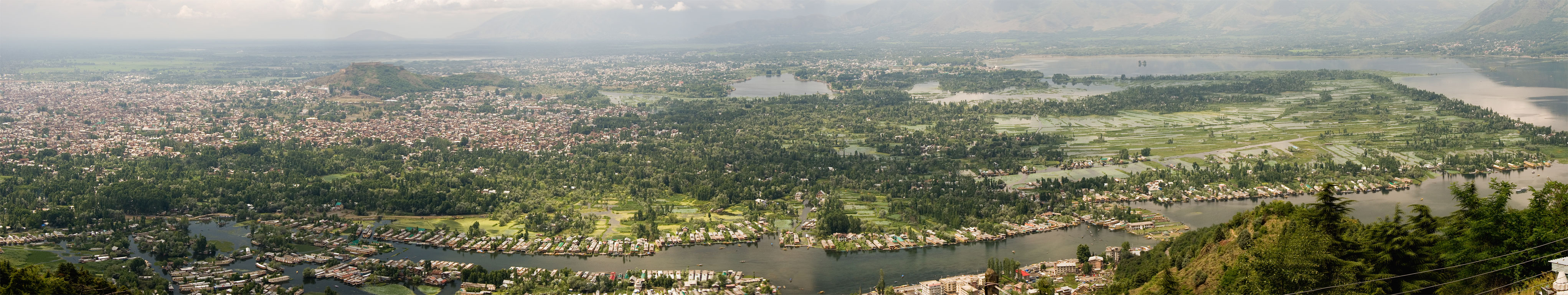 View of Dal Lake.

This view has only part. We will update the Patel latest.