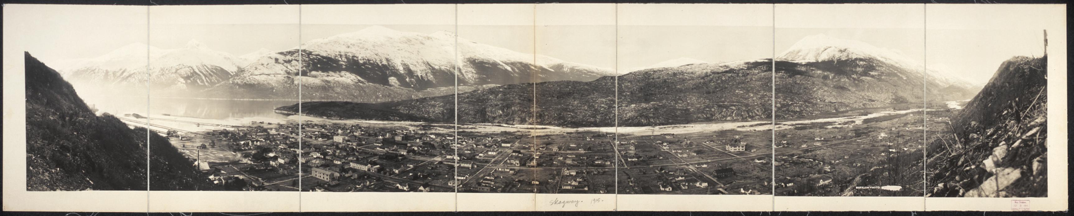 Panorama of Skagway, Alaska, 1915.jpg