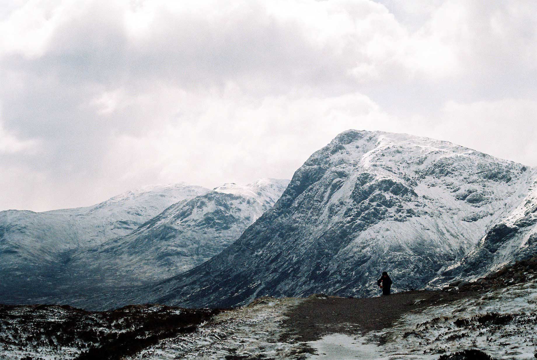 The West Highland Way in 2005, view from the summit of the Devil's Staircase looking south over the east end of Glen Coe, towards Buachaille Etive Mòr with Creise and Meall a' Bhuiridh beyond.