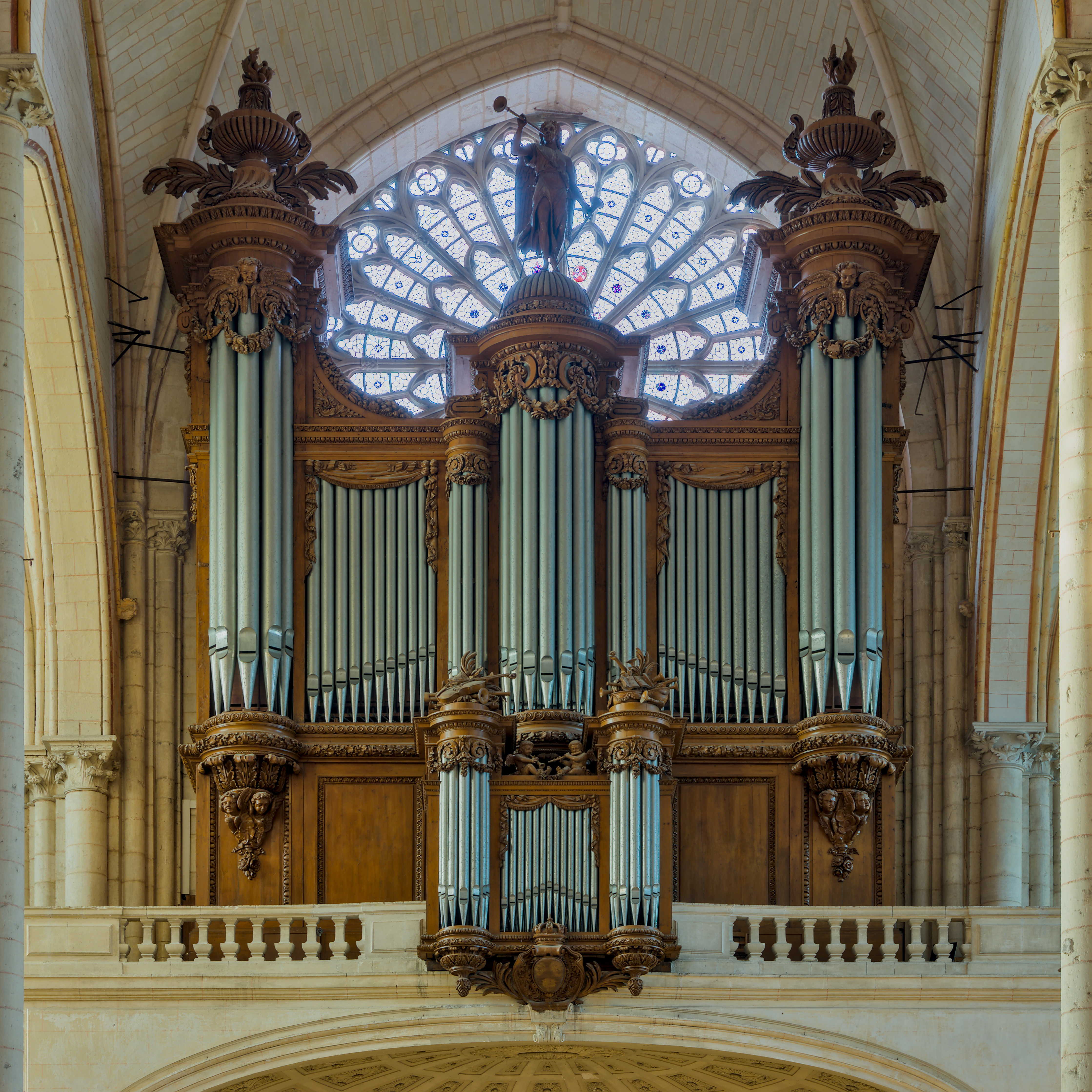 Poitiers (Vienne, France) - Saint Peter cathedral - Pipe organ