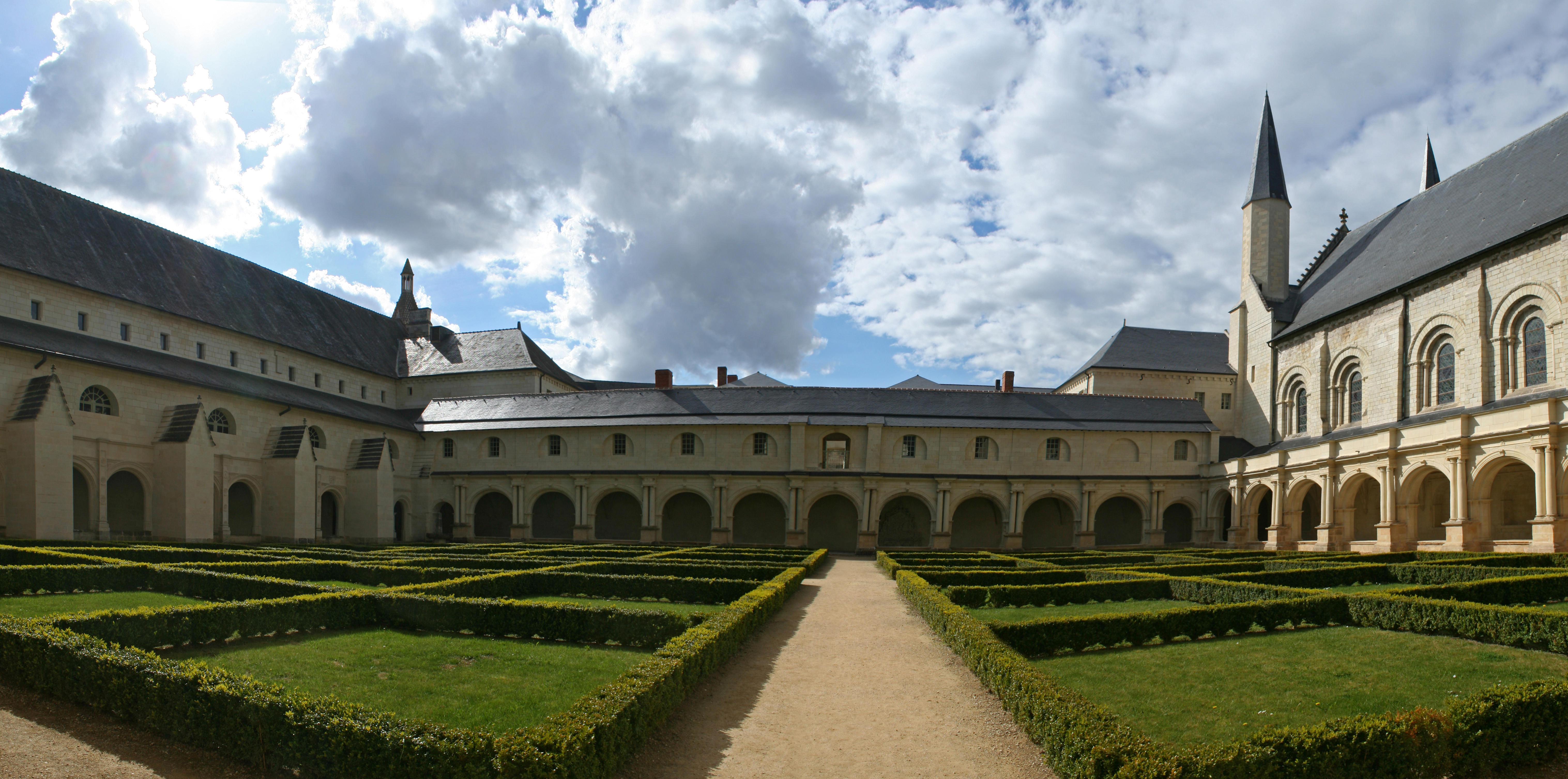 Grand Moutier cloister, Fontevraud Abbey. Panorama manually stiched with photoshop from four individual pictures.