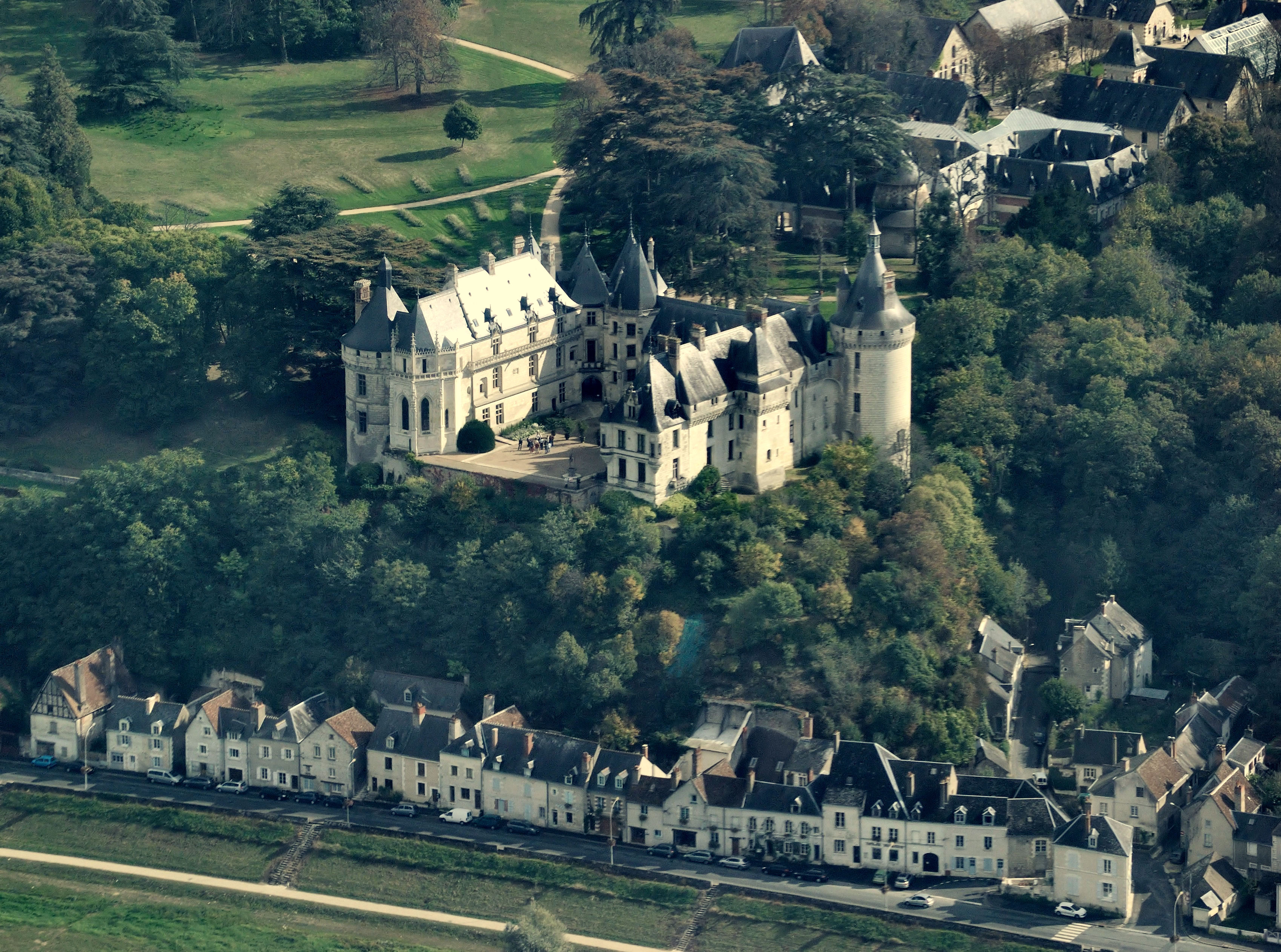 Aerial view of the castle of Chaumont-sur-Loire, Loir-et-Cher department, France. The main entrance is visible from the courtyard. The houses near the bottom of the picture stand alongside the left bank of the Loire. Nikon D60 f=110mm f/8 at 1/1000s ISO 400. Processed using Nikon ViewNX 1.3.0 and GIMP 2.6.6.