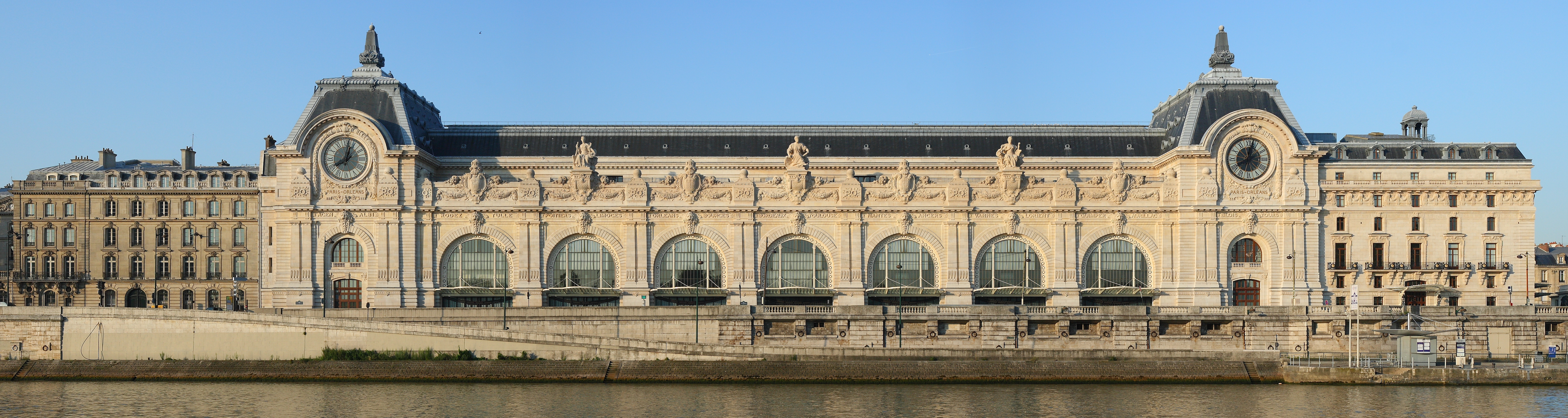 North side of Orsay Museum building. This panorama is made of three pictures stitched with Hugin.