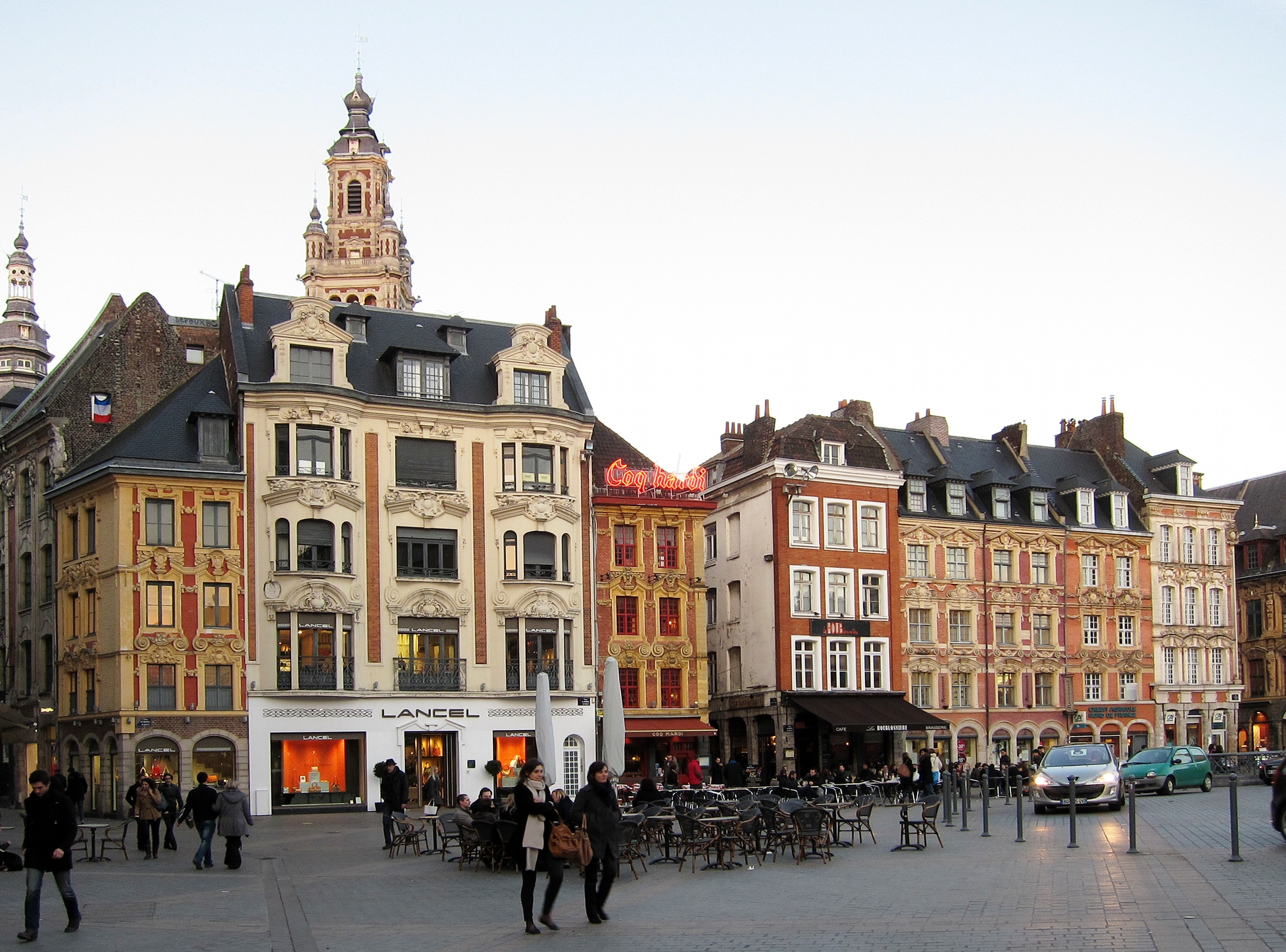 Immeubles 34, 44, 52 place du Général-de-Gaulle à Lille.