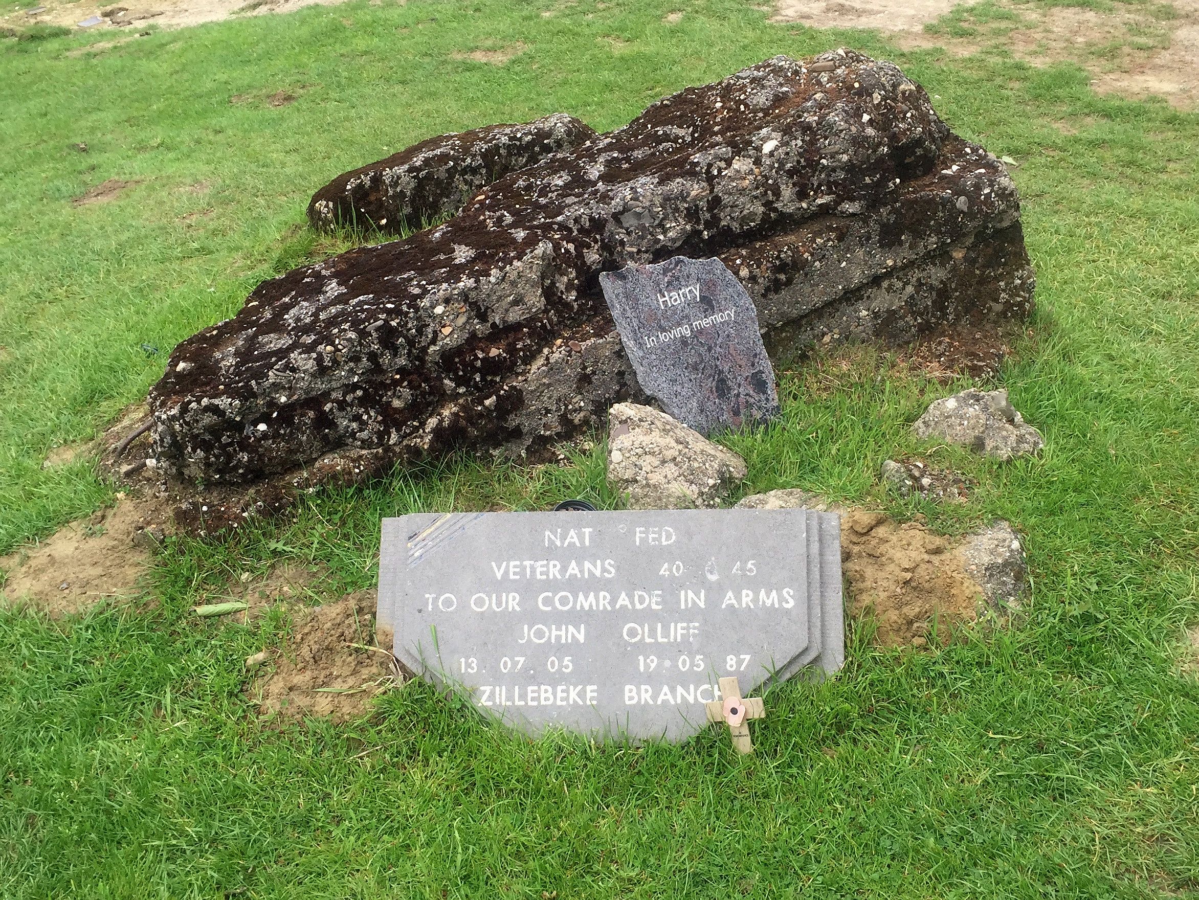 Hill 60, Ypres, Belgium: small private memorials