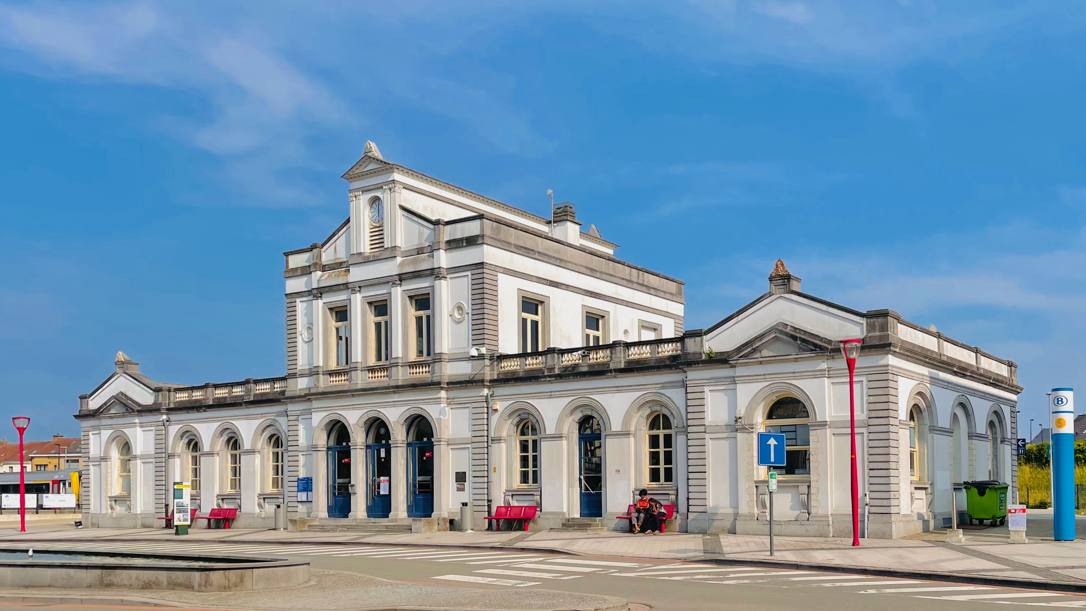 Station Ronse Gebouw