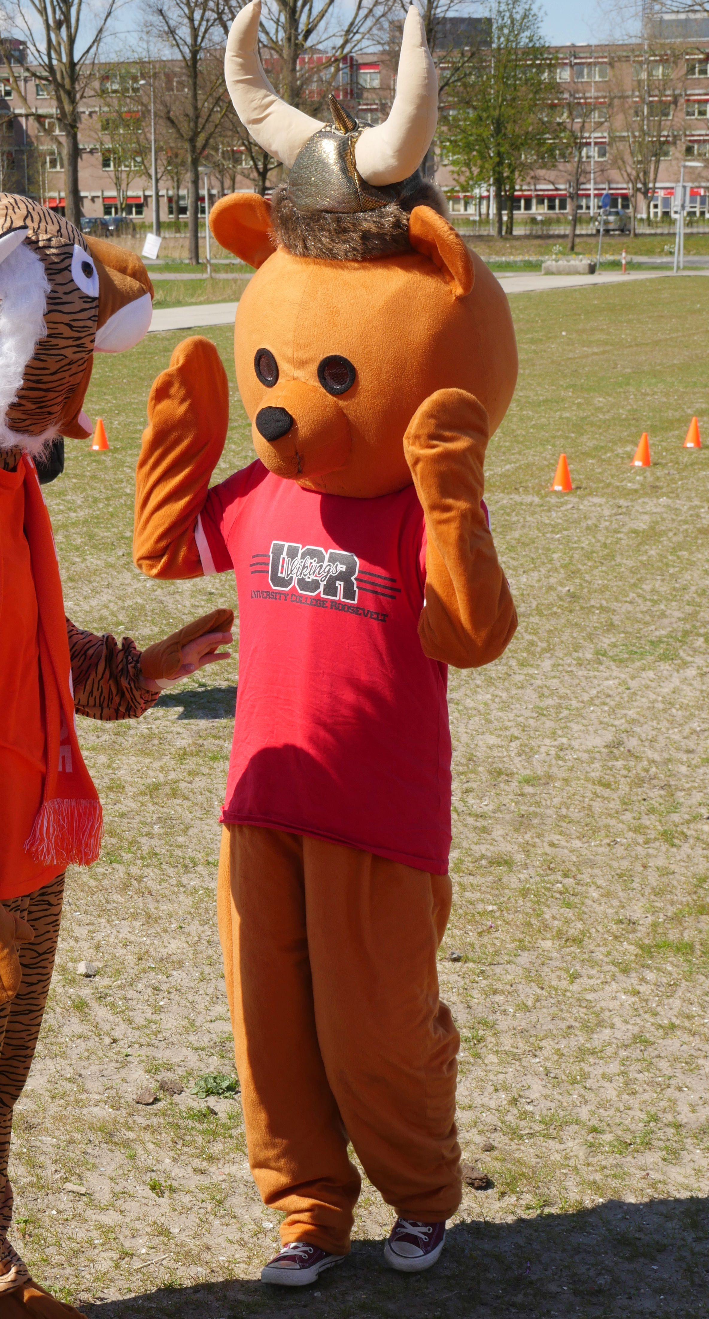University College Roosevelt mascotte Teddy at the UCSRN Tournament 2015