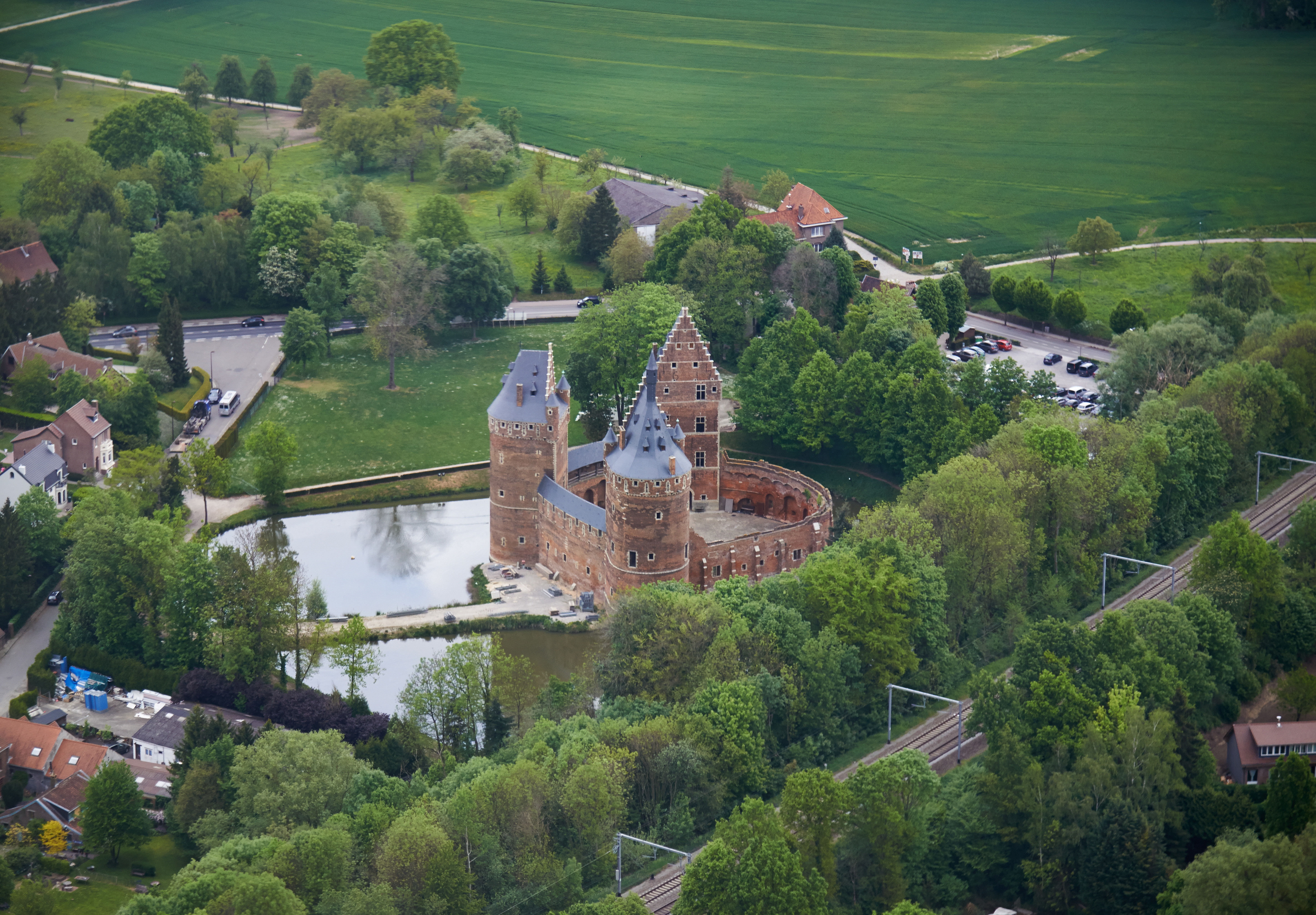 Luchtfoto van het kasteel van Beersel, België