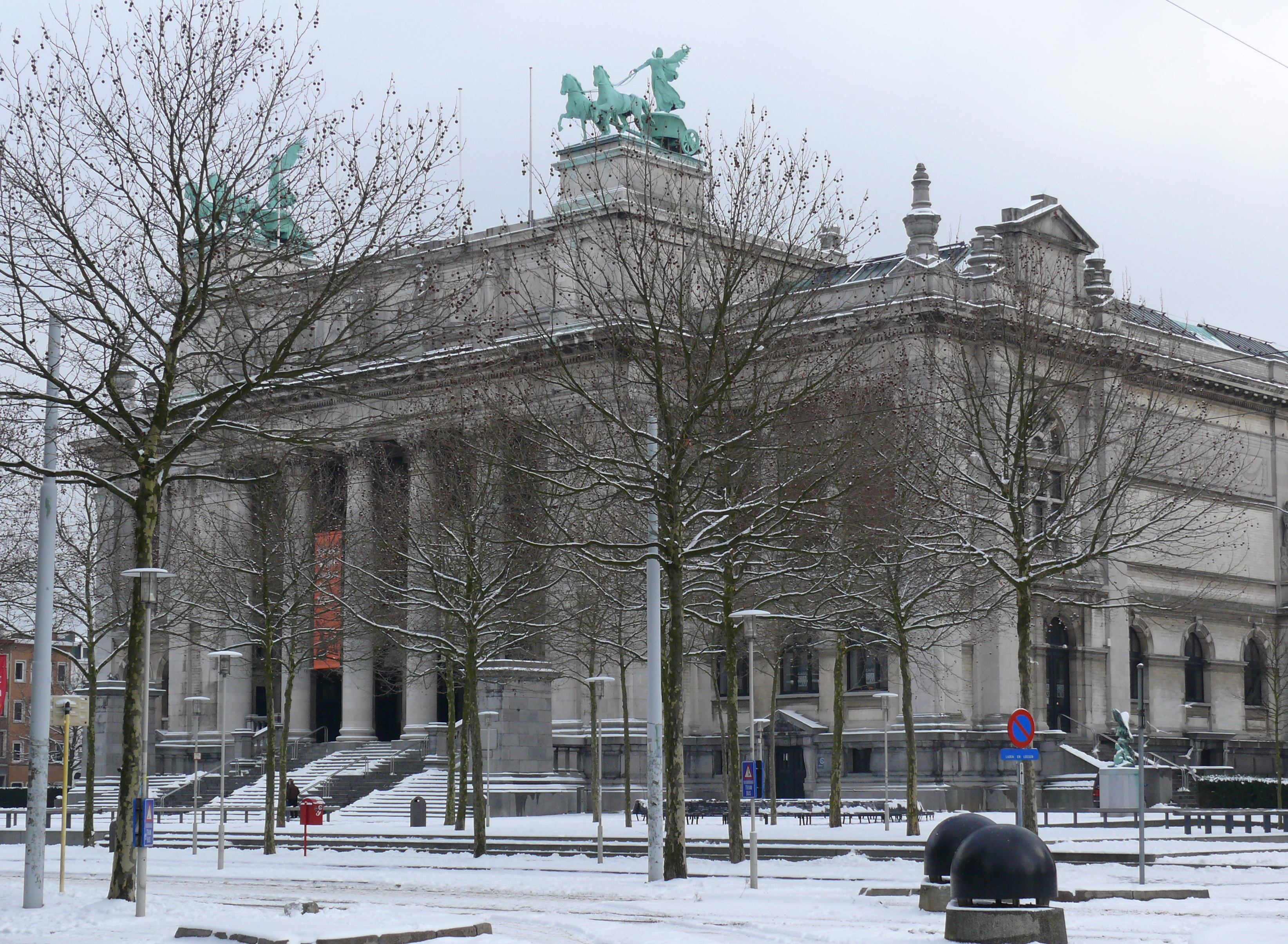 Royal Museum of Fine Arts (Antwerp) in winter.