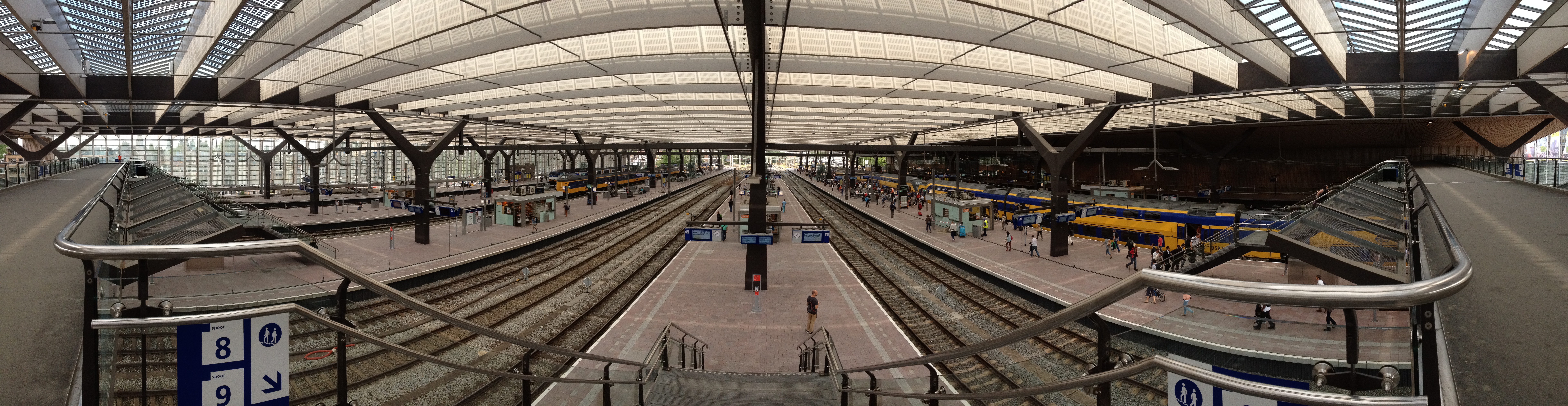 Panorama Station Rotterdam Centraal 2014: All the plaforms.