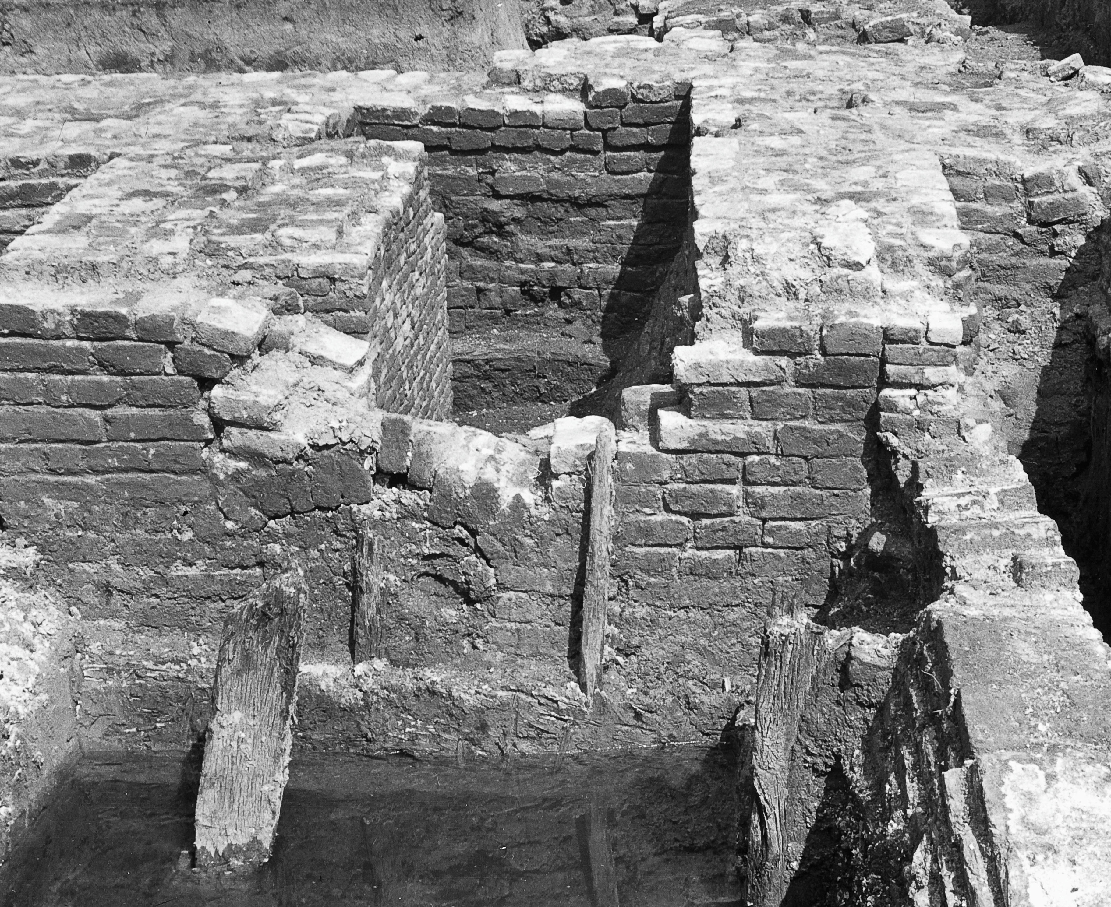 Spangen Castle: The privy of the keep seen from the South West.
