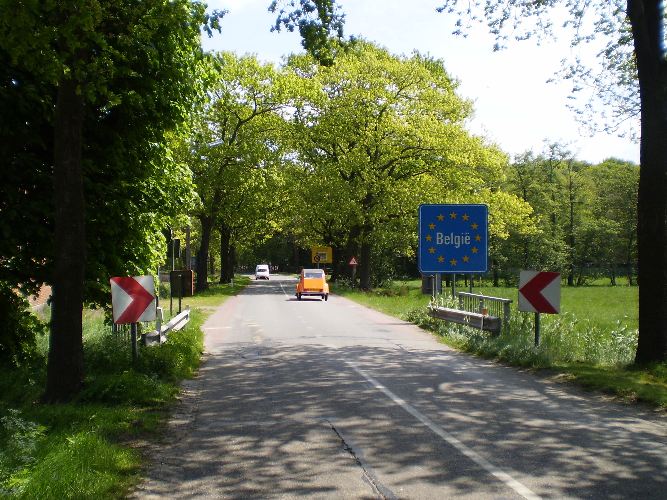 Grensovergang Groot Bedaf (gemeente Baarle-Nassau, NL) - Steenweg Baarle (Ravels, B)