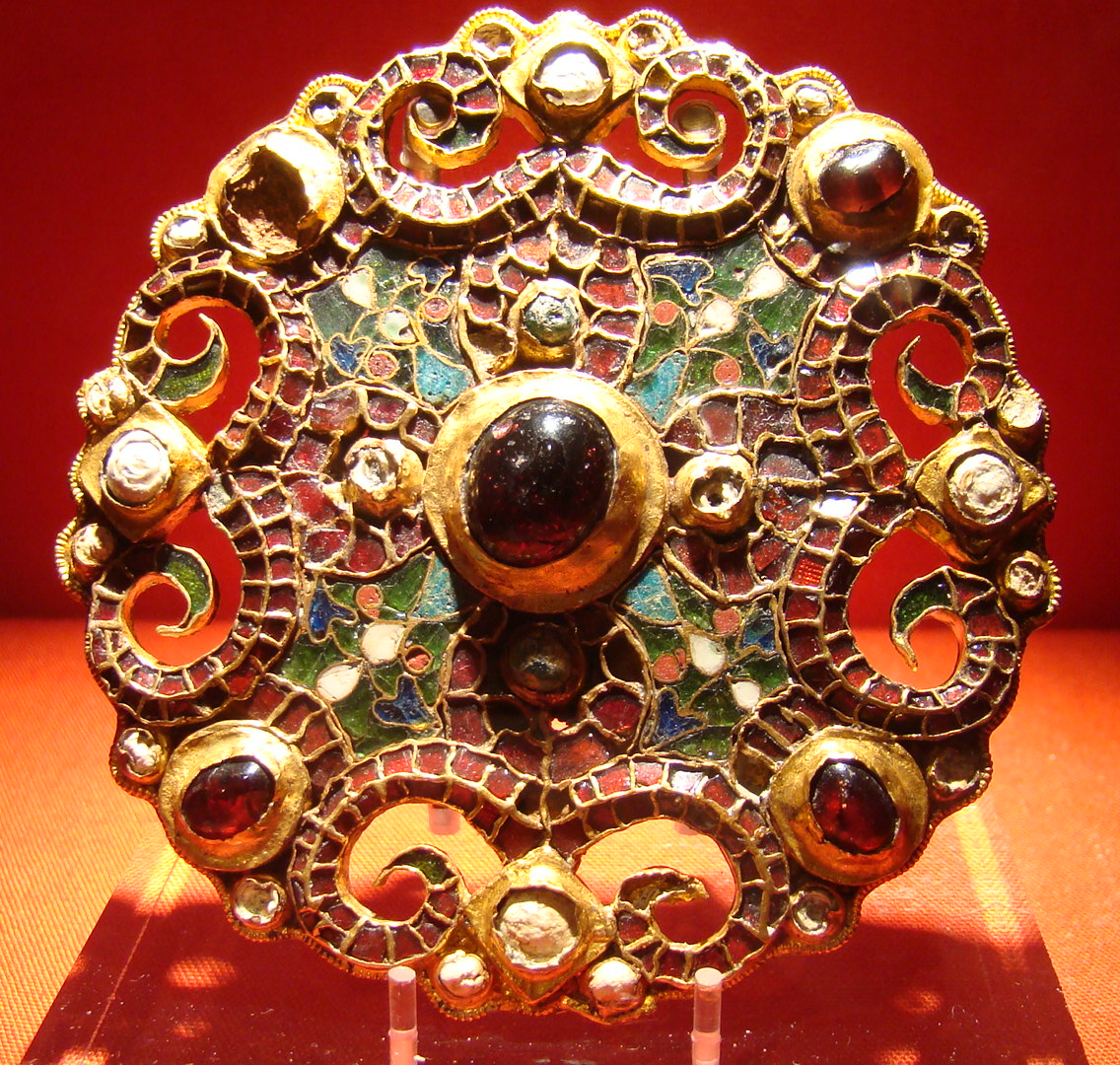 Fibula of ca 800 A.D. found in a well at Dorestad/Wijk bij Duurstede, now in the Rijksmuseum v. Oudheden, Leiden. Fibula is probably created in Burgundy