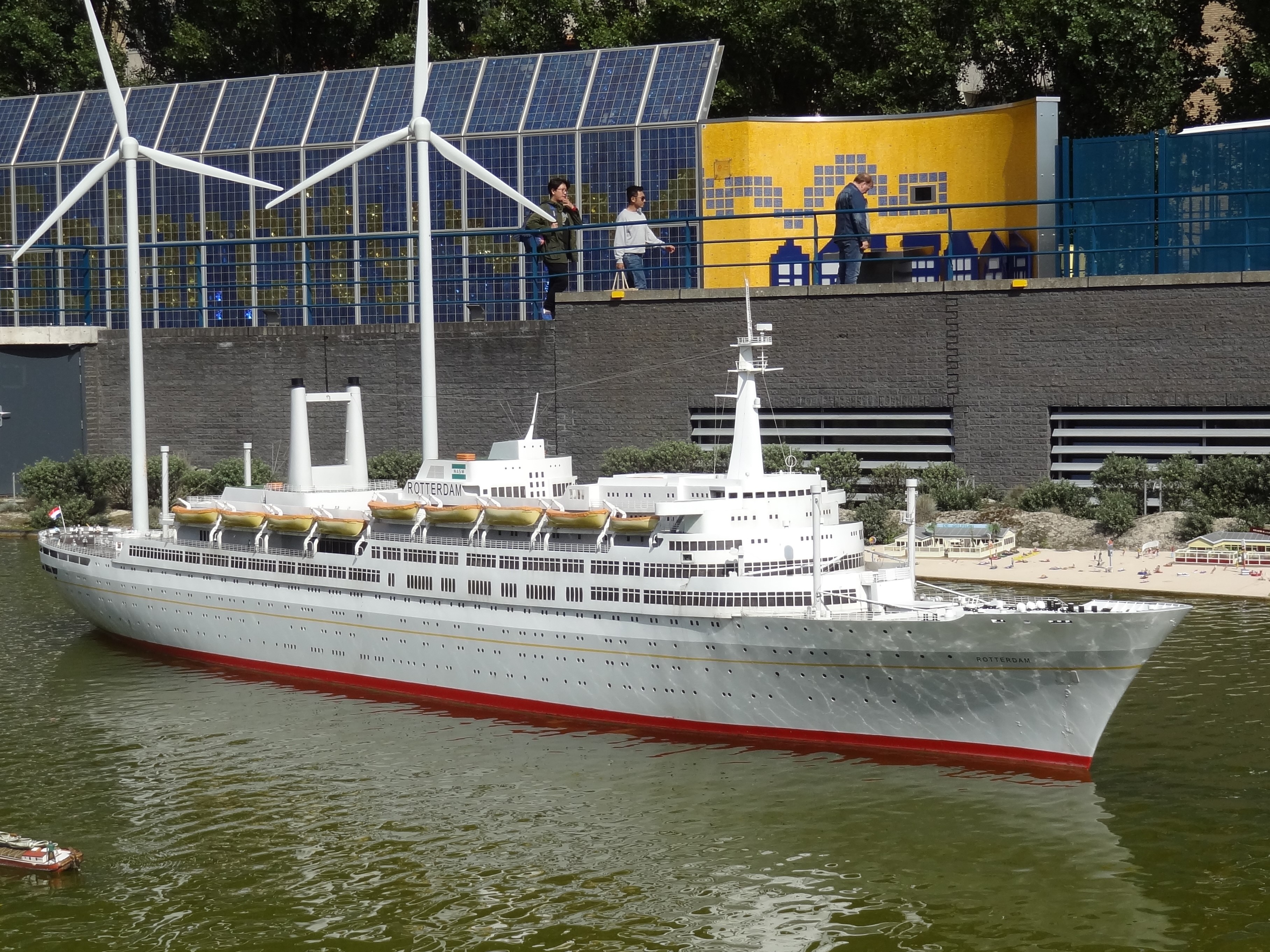 Model of passenger ship S.S. Rotterdam in the harbour of Madurodam