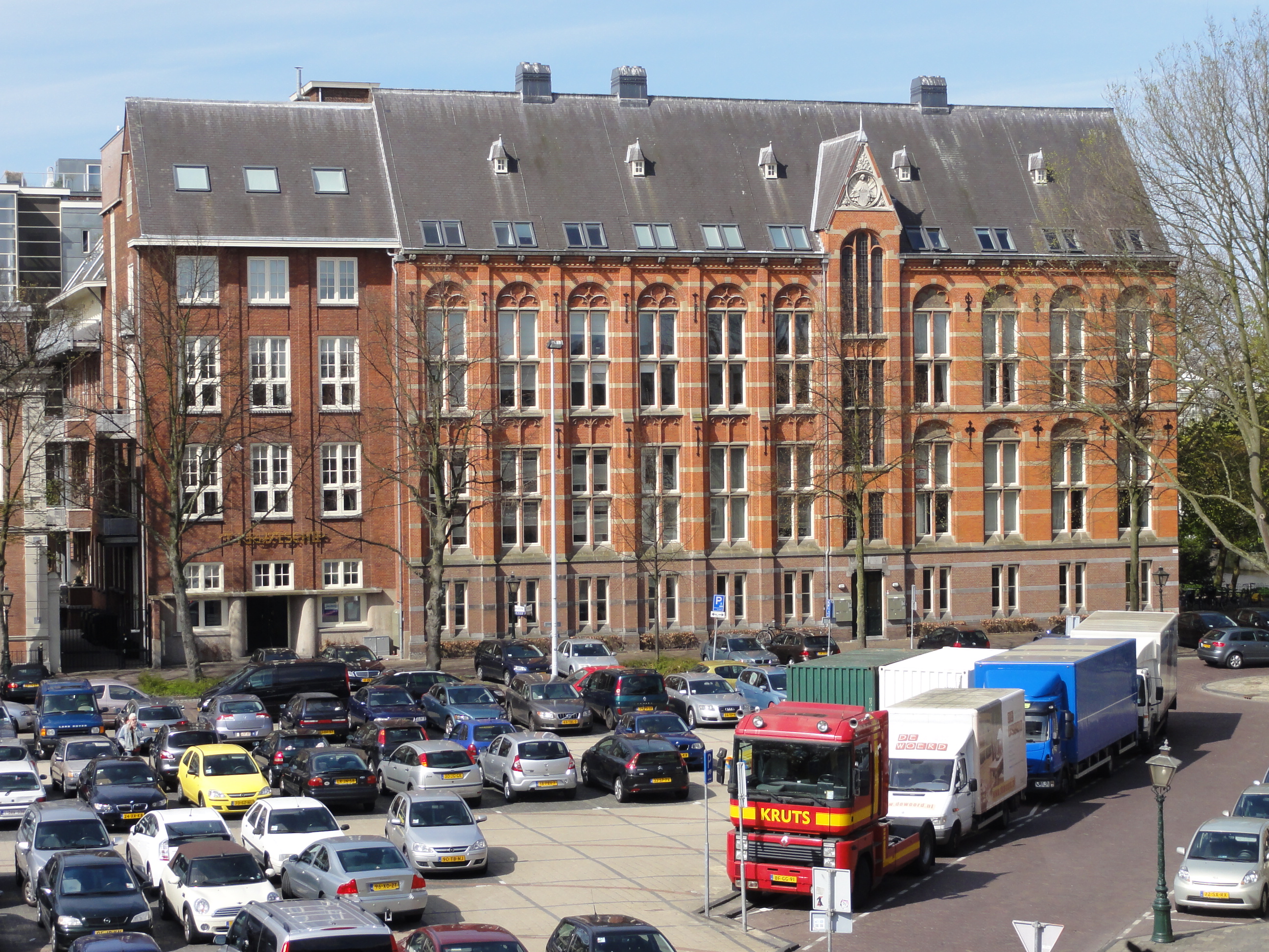 Appartementengebouw 't Kruytschip aan de Garenmarkt te Leiden sinds 2003. Voorheen het Rijksmuseum van Geologie uit 1890.