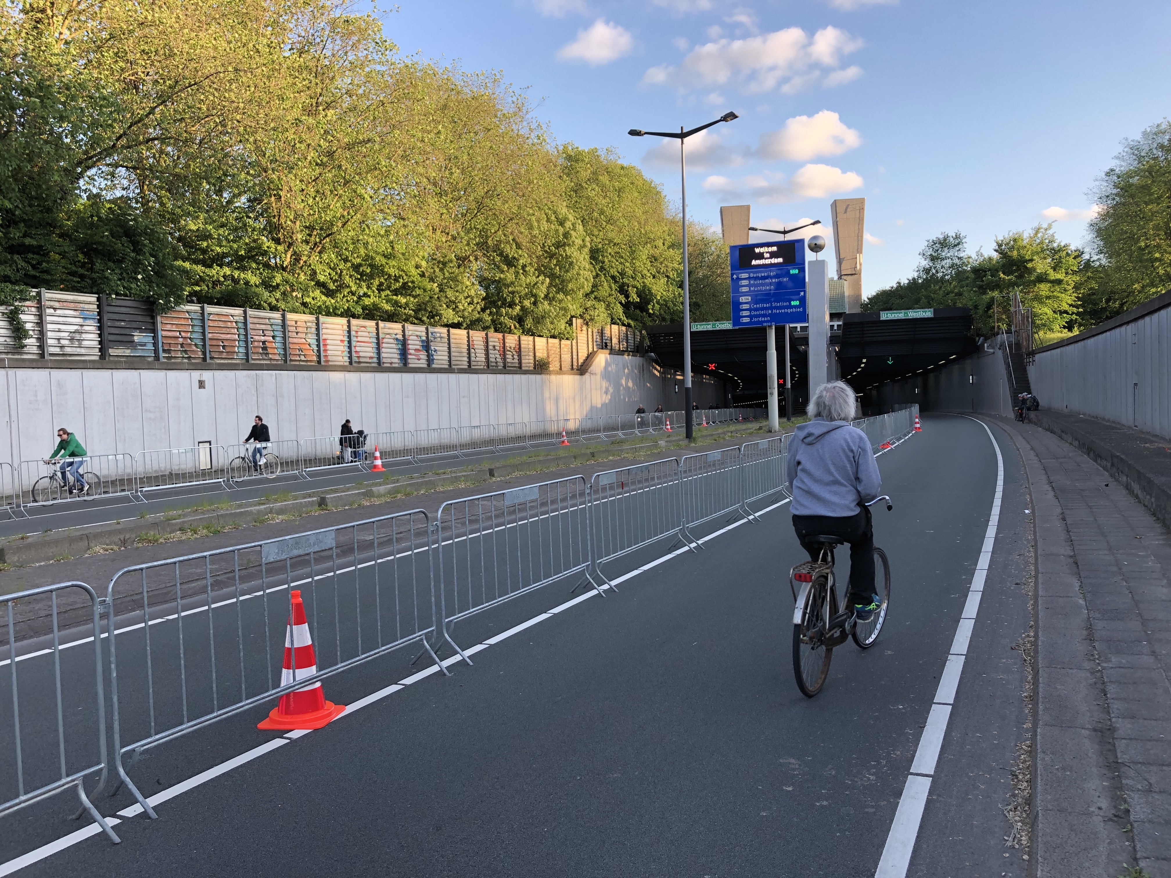 The IJtunnel in Amsterdam opened for bicyclists on Tuesday May 28th 2019 because of public transport strikes. Because there is no other easy way for cyclists to reach the North part of the city, the tunnel (normally for motorised transport only) opened for cyclists for the duration of the strike.