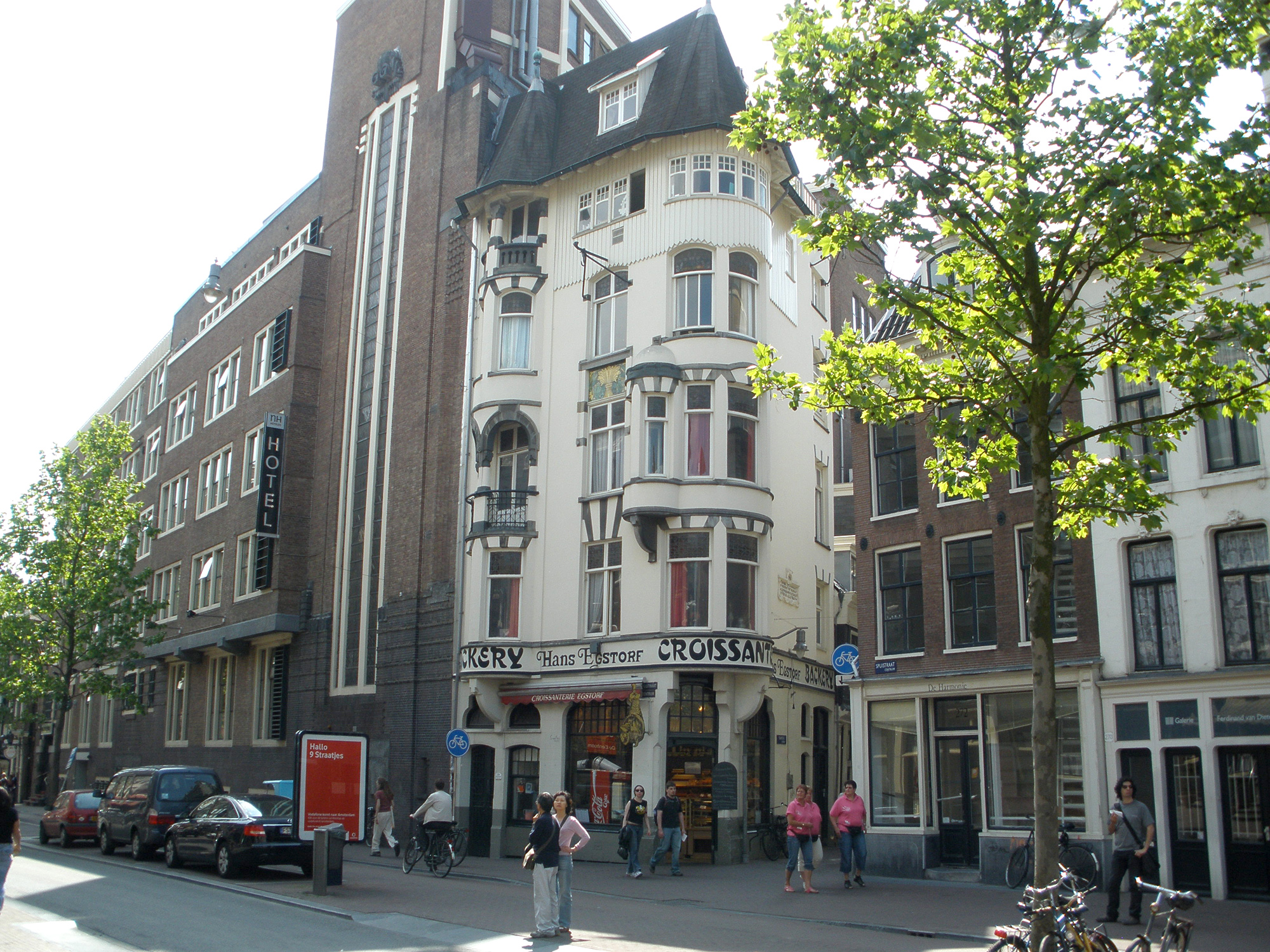 The bakery of D.C. Stähle on the Spuistraat in Amsterdam, designed by Jugendstil architect Gerrit van Arkel in 1898.