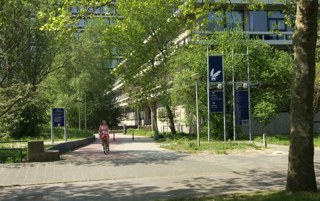 Eastern entrance to the campus of de Vrije Universiteit (Amsterdam).
