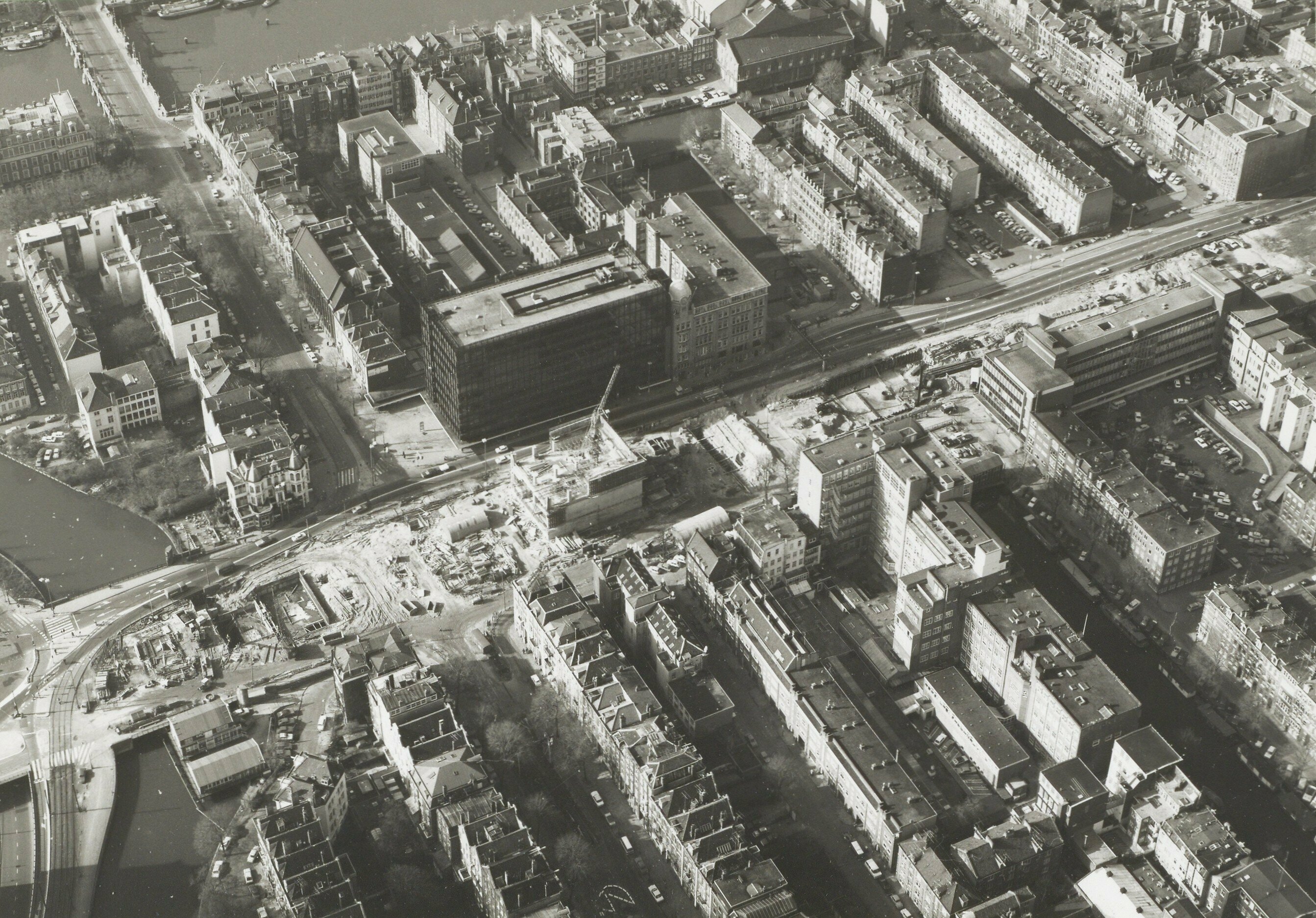 Aerial photo of Weesperplein in 1975.
